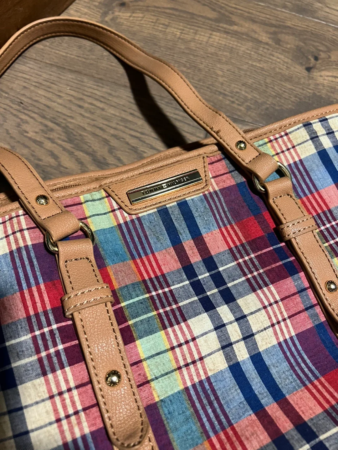 Tommy Hilfiger Plaid Tote Bag image indicator(3)