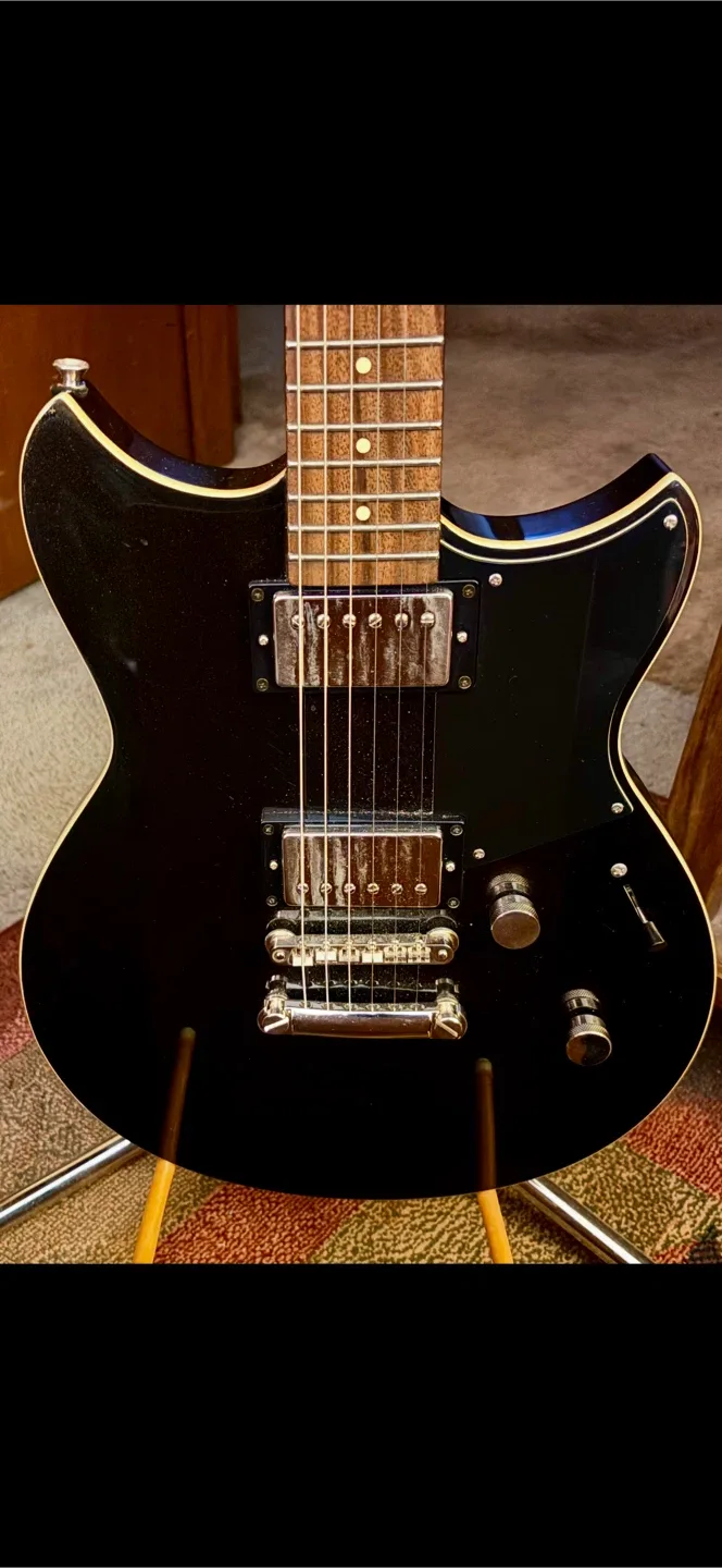 Like new Yamaha Revstar RS420 Guitar