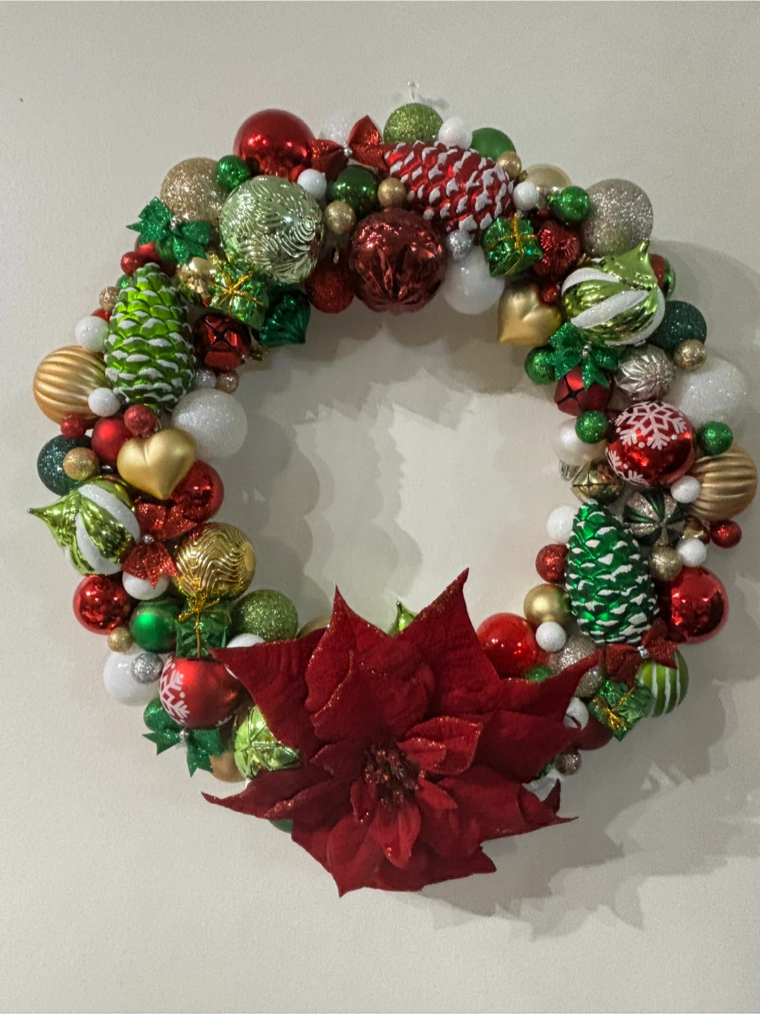 16” Festive Christmas Wreath - photo 3