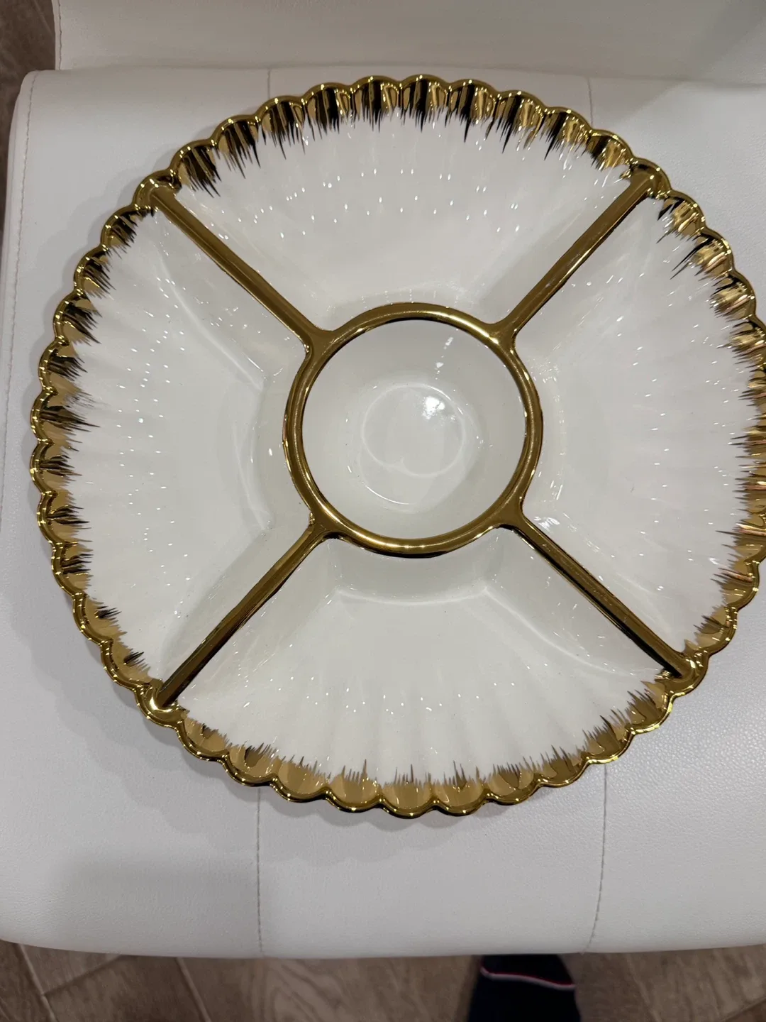 Holiday Gift- White & Gold ceramic Serving Platter image indicator(4)