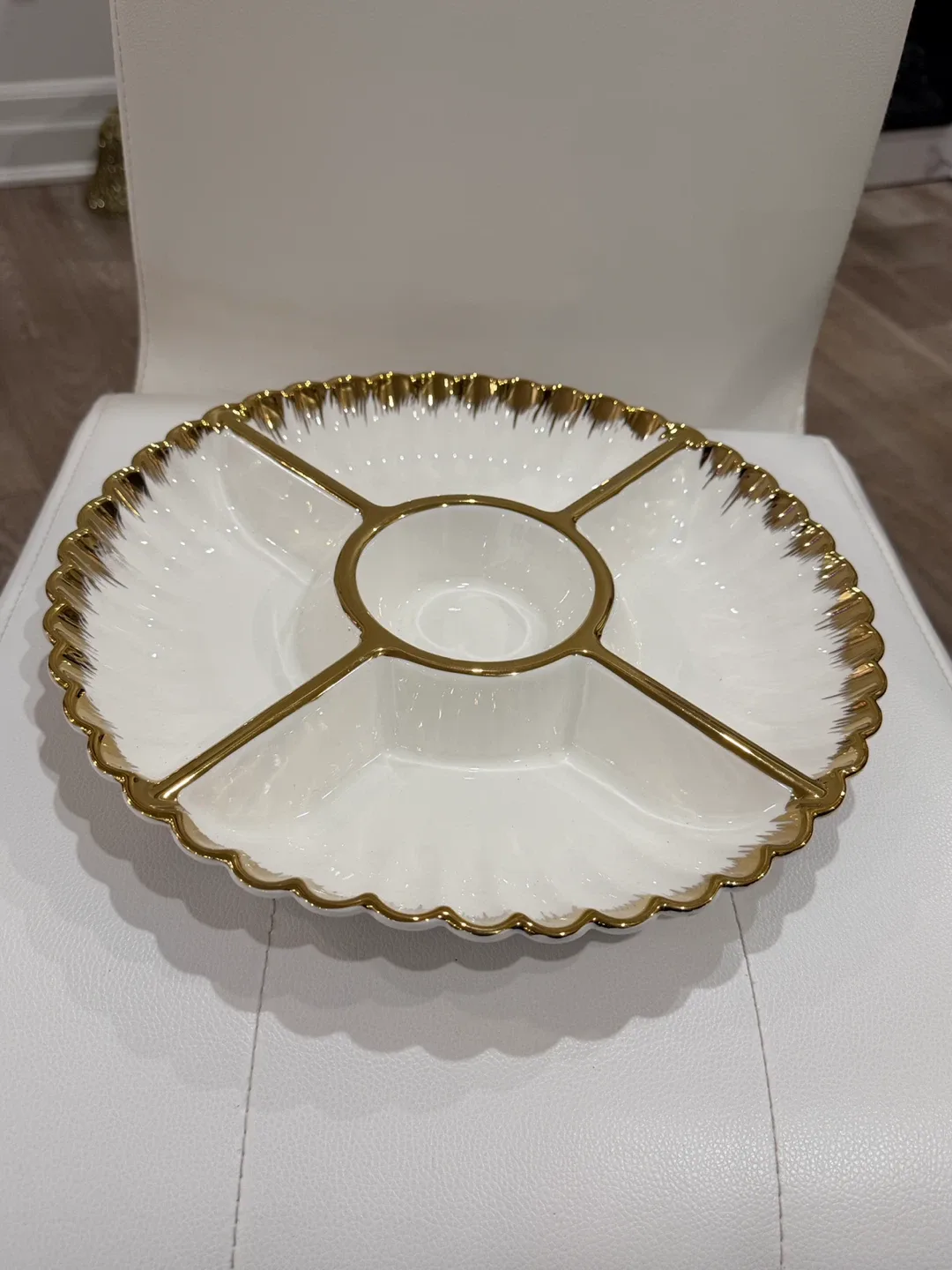 Holiday Gift- White & Gold ceramic Serving Platter image indicator(3)