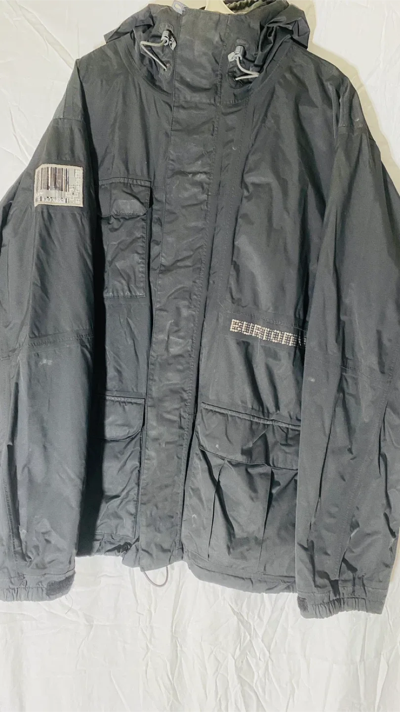 Burton Classic Snowboard Jacket image indicator(3)