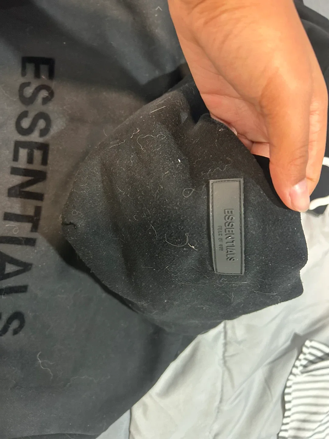 Essentials Fear of God Black Hoodie image indicator(3)