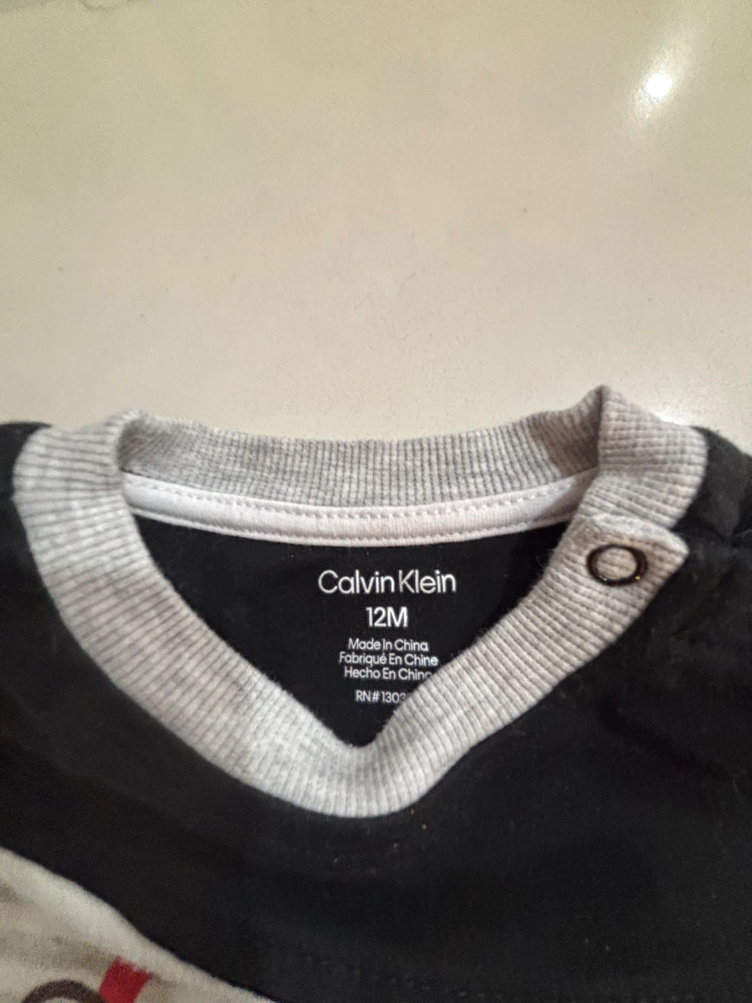 Calvin Klein Baby T-Shirt - Size 12M - photo 2