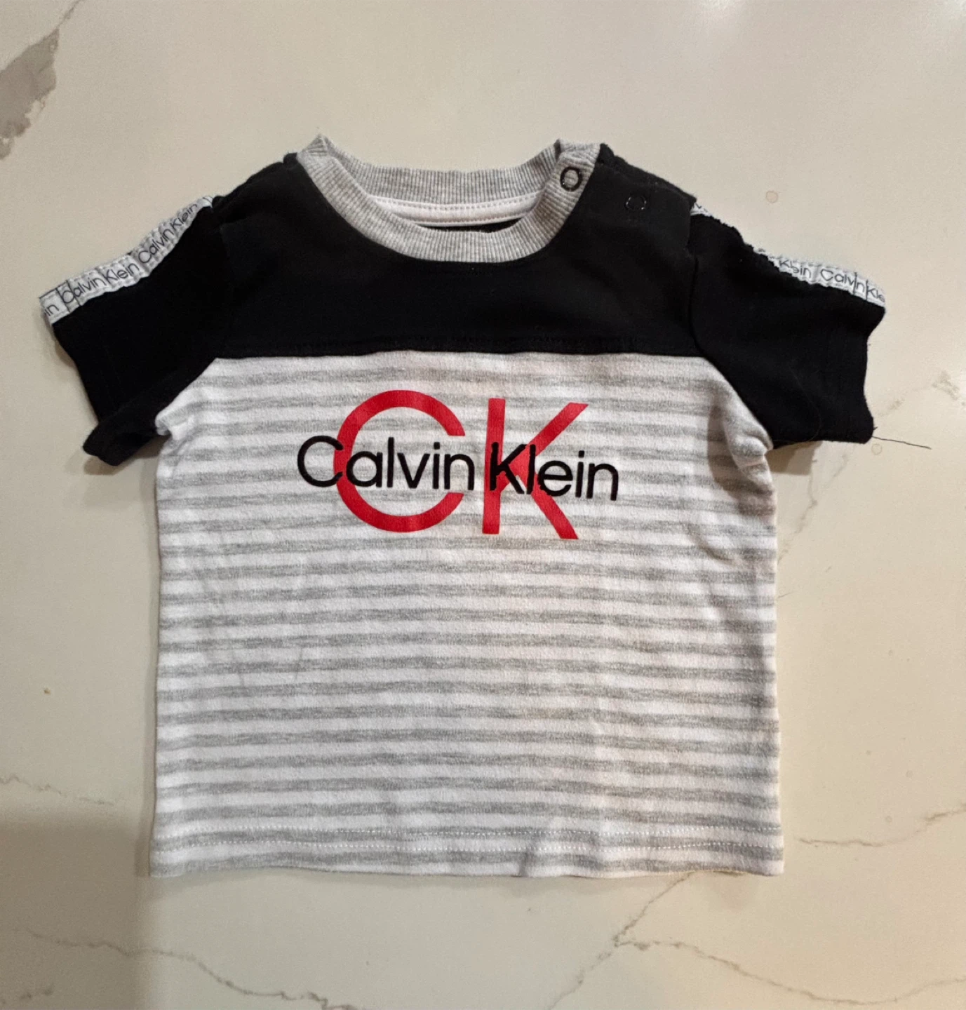 Calvin Klein Baby T-Shirt - Size 12M