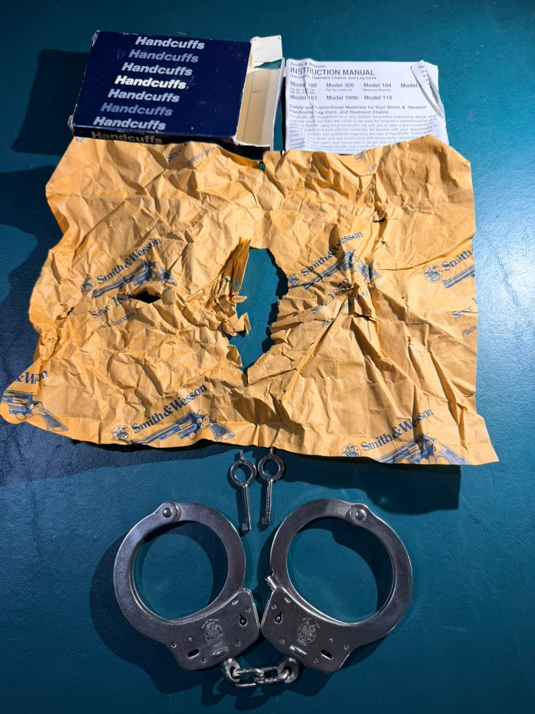 Smith & Wesson Handcuffs Model 100 Nickel - photo 4