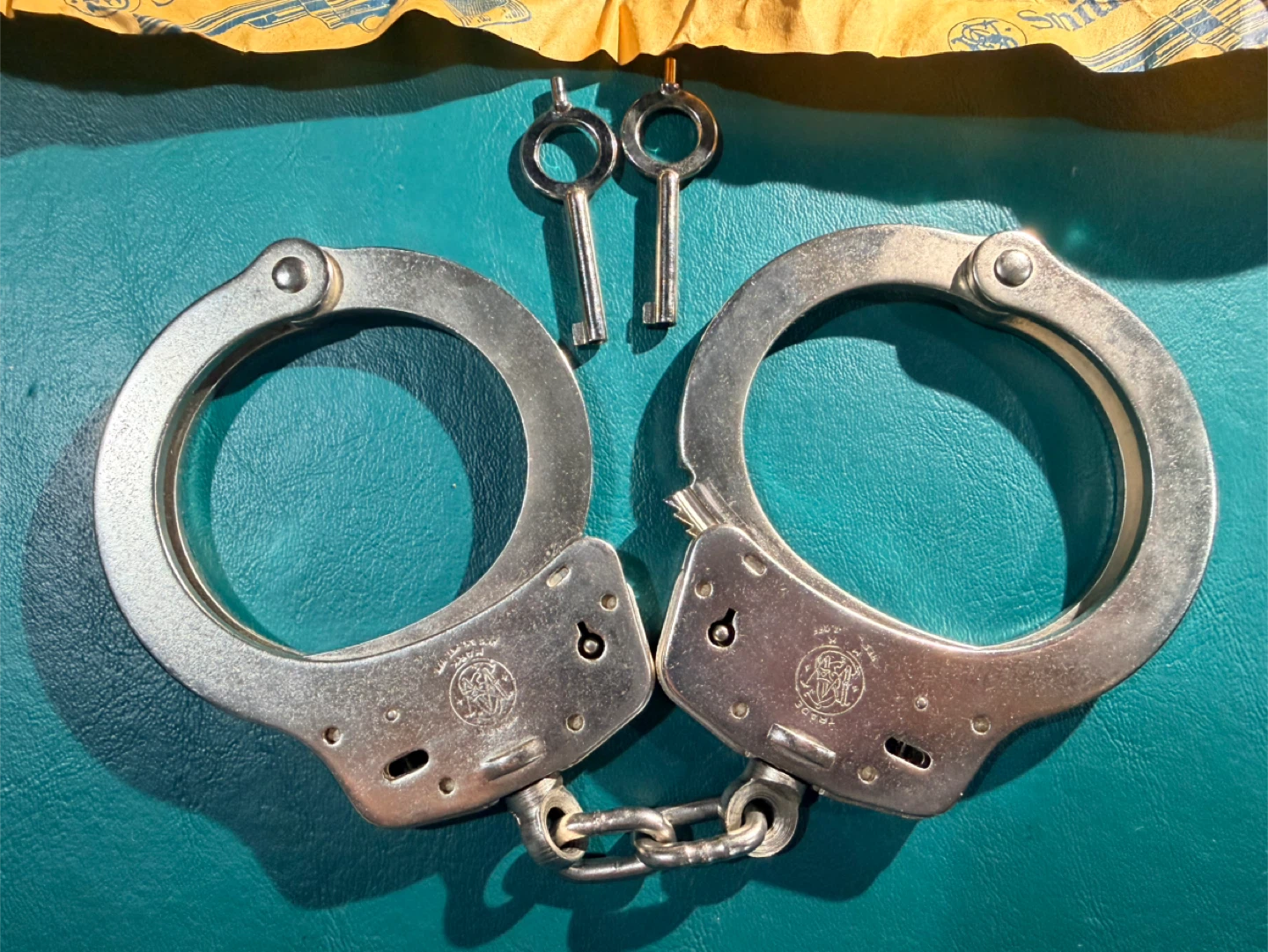 Smith & Wesson Handcuffs Model 100 Nickel - photo 3