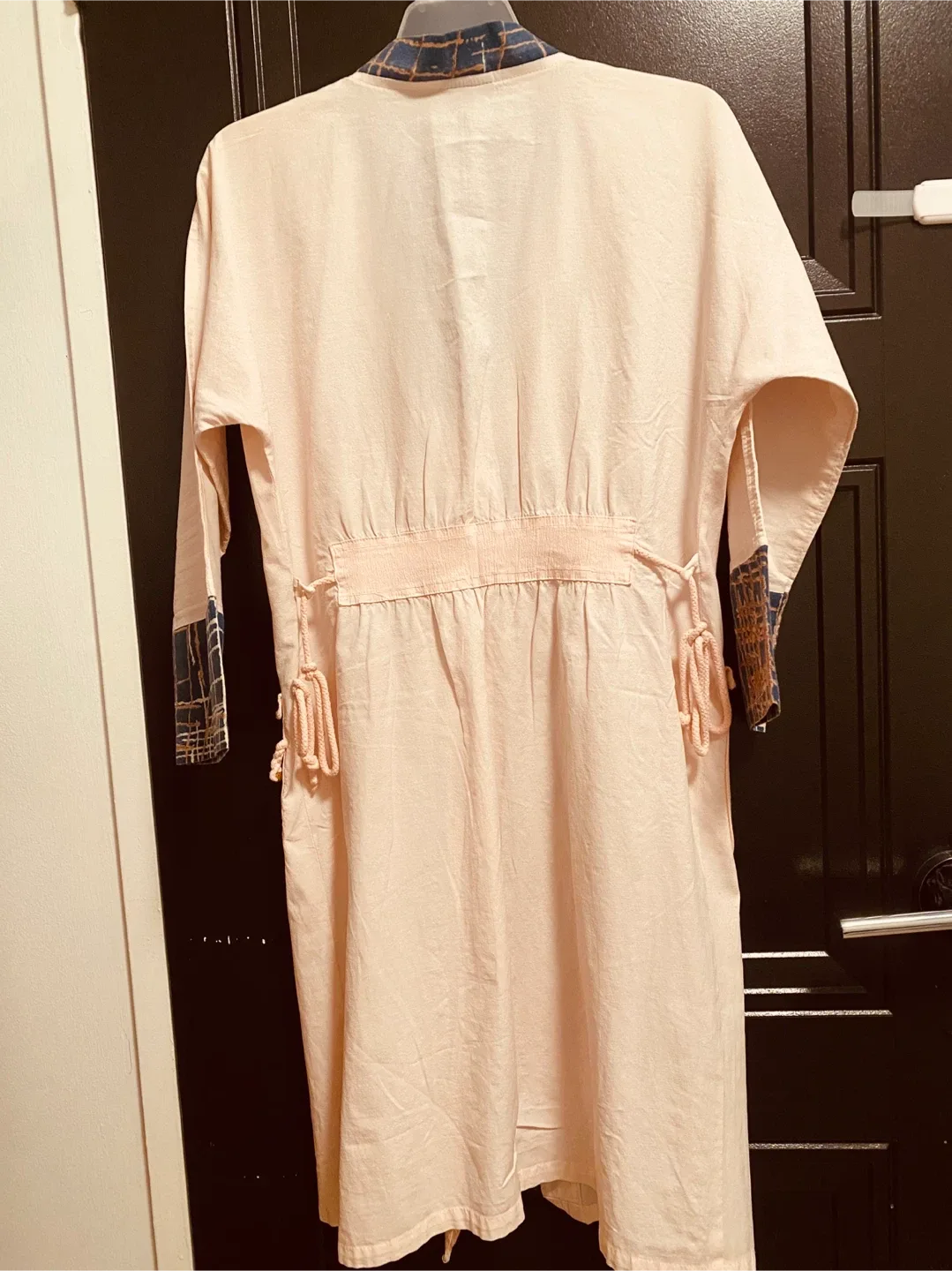 Zagros A.M Robe/ Cardigan - Size M image indicator(2)