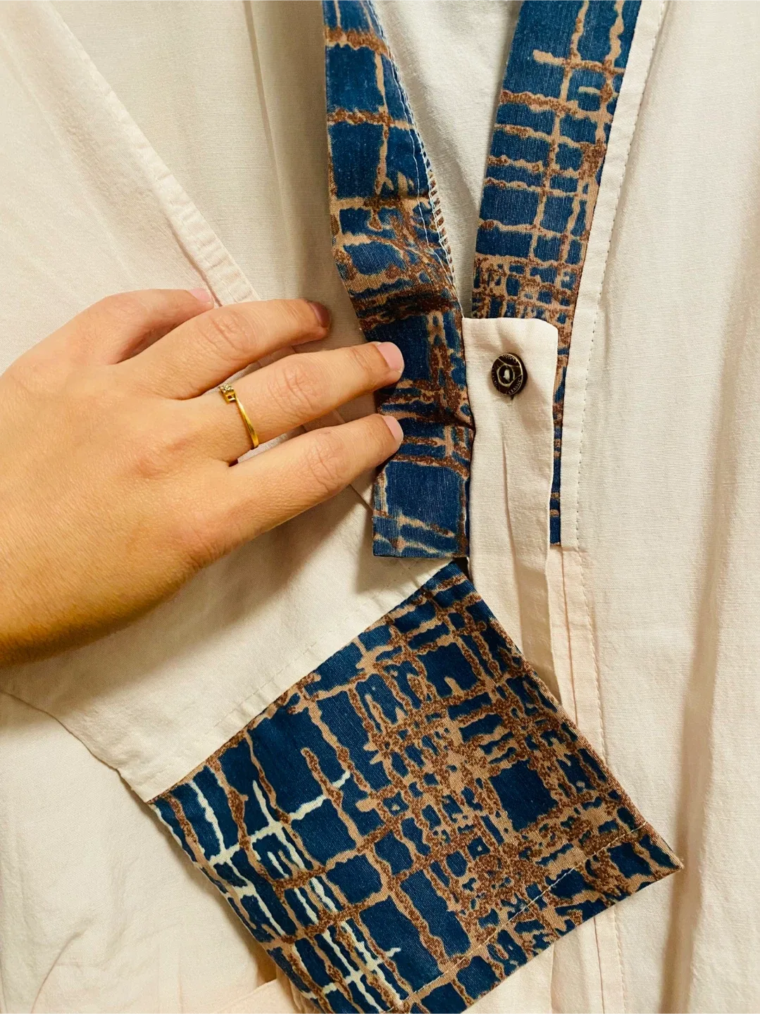 Zagros A.M Robe/ Cardigan - Size M image indicator(7)