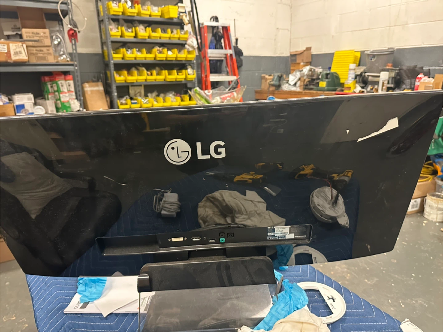 LG Monitor