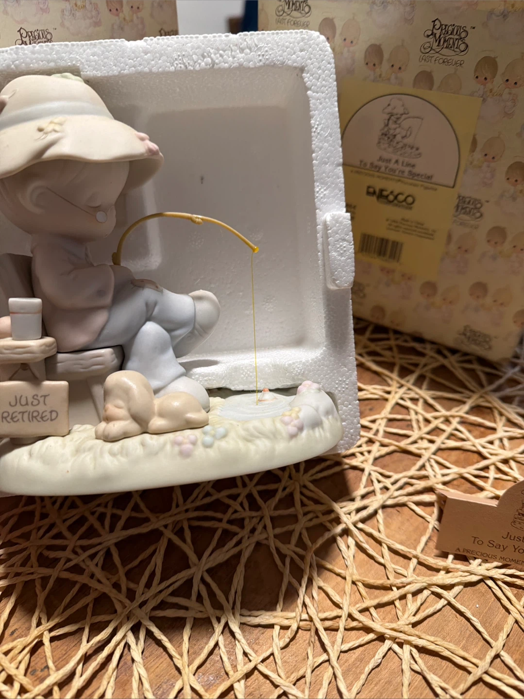 Precious Moments "Just A Line" Figurine - photo 2