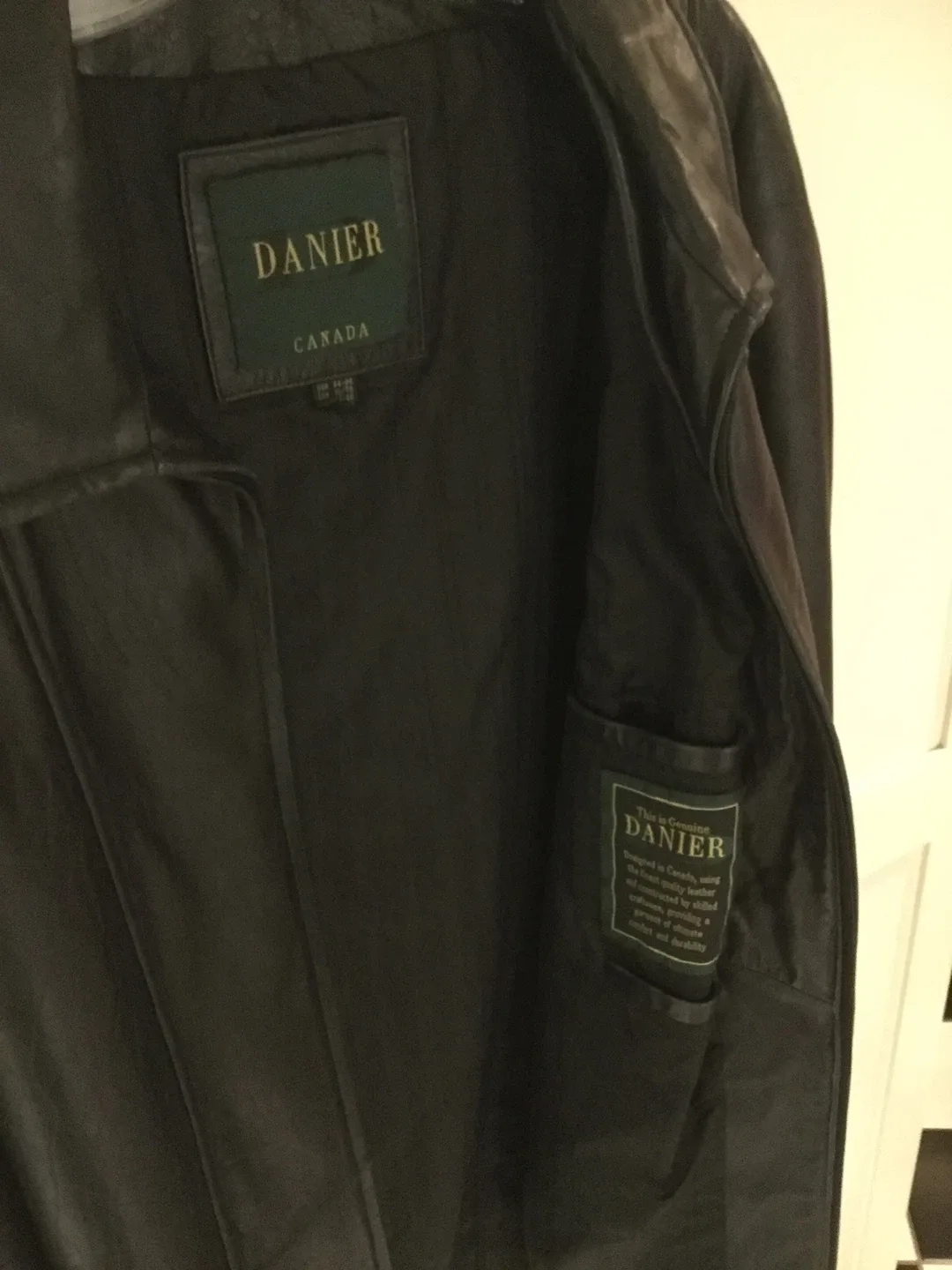 Danier Canada Black Leather Jacket XL image indicator(4)