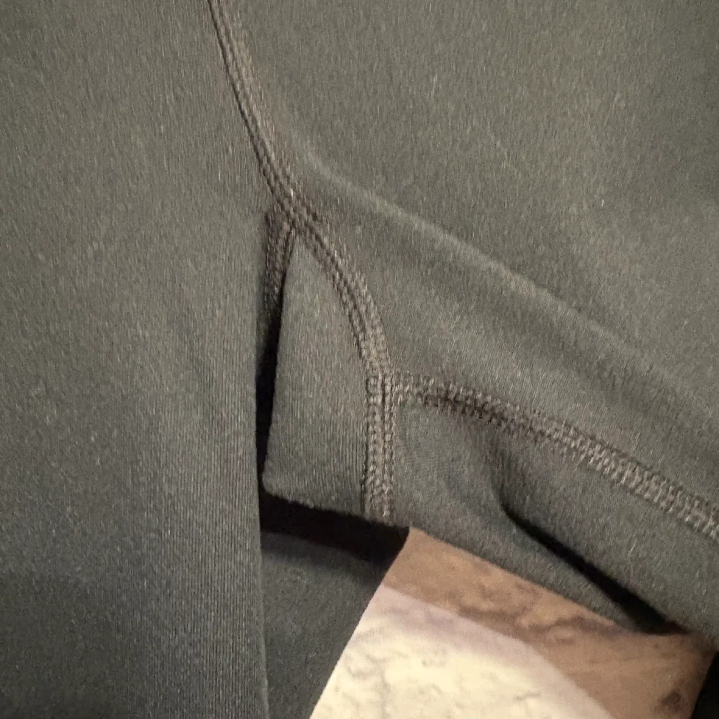 Under Armour Black Pants - Size M image indicator(4)