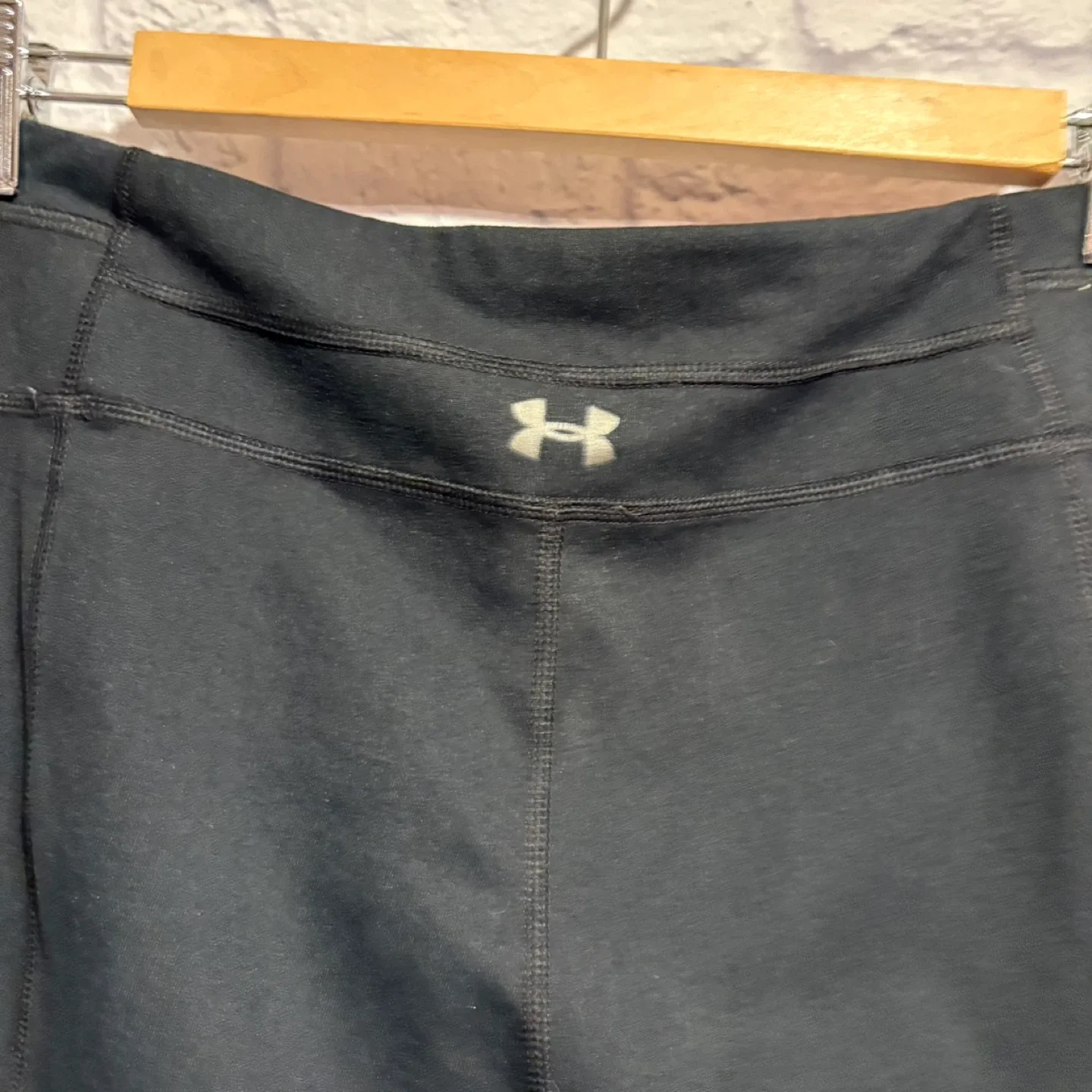 Under Armour Black Pants - Size M image indicator(3)