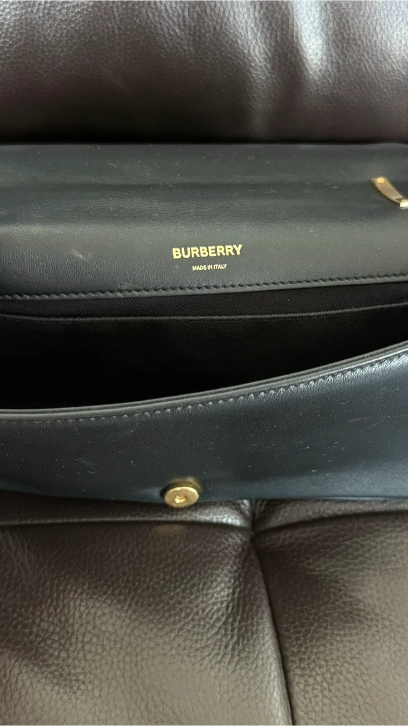 Burberry Black Quilted Chain Bag Black. image indicator(5)
