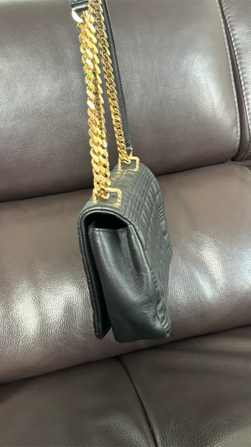 Burberry Black Quilted Chain Bag Black. image indicator(10)