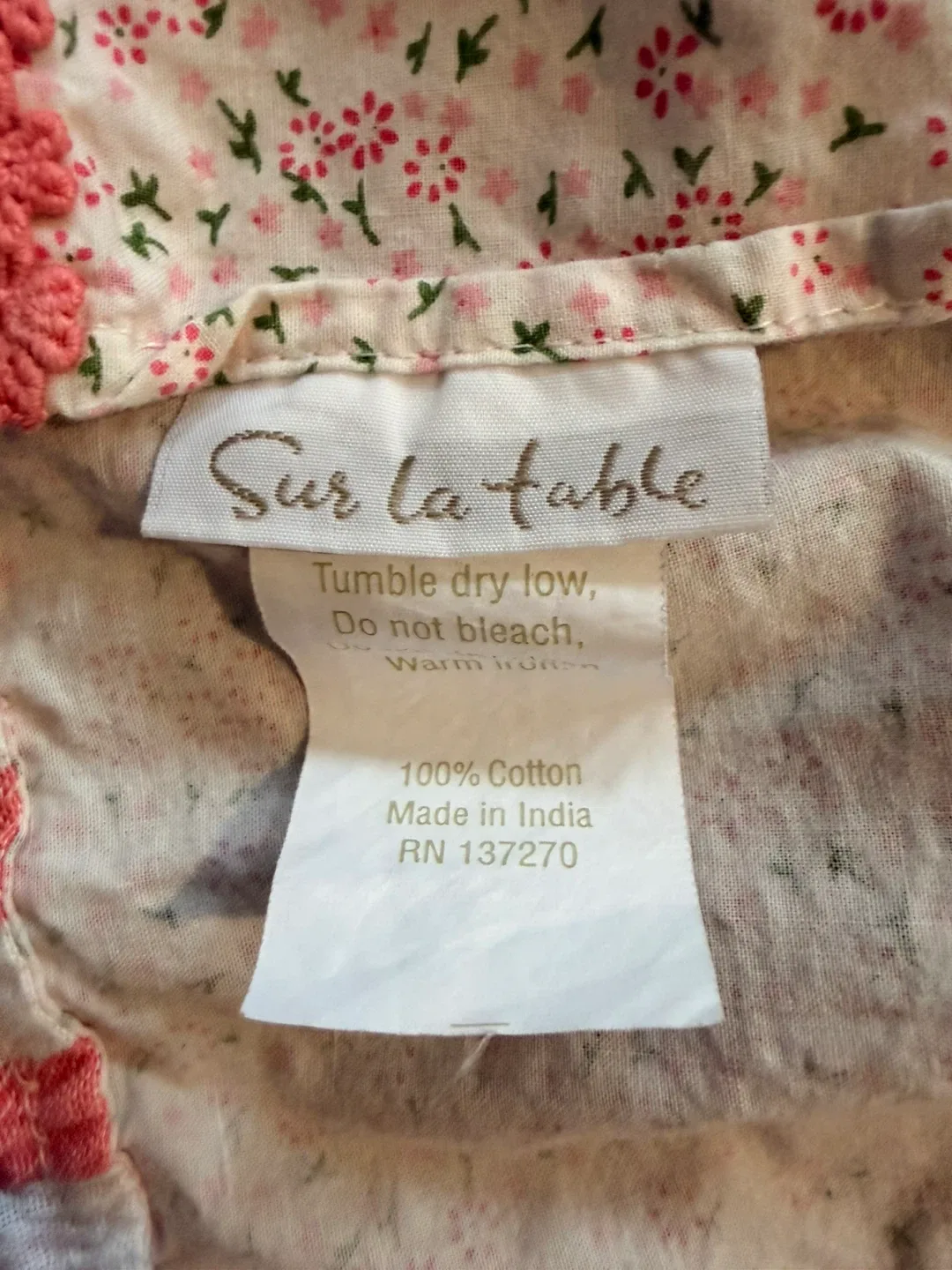 Super Cute Sur la table Apron - Floral & Striped image indicator(5)
