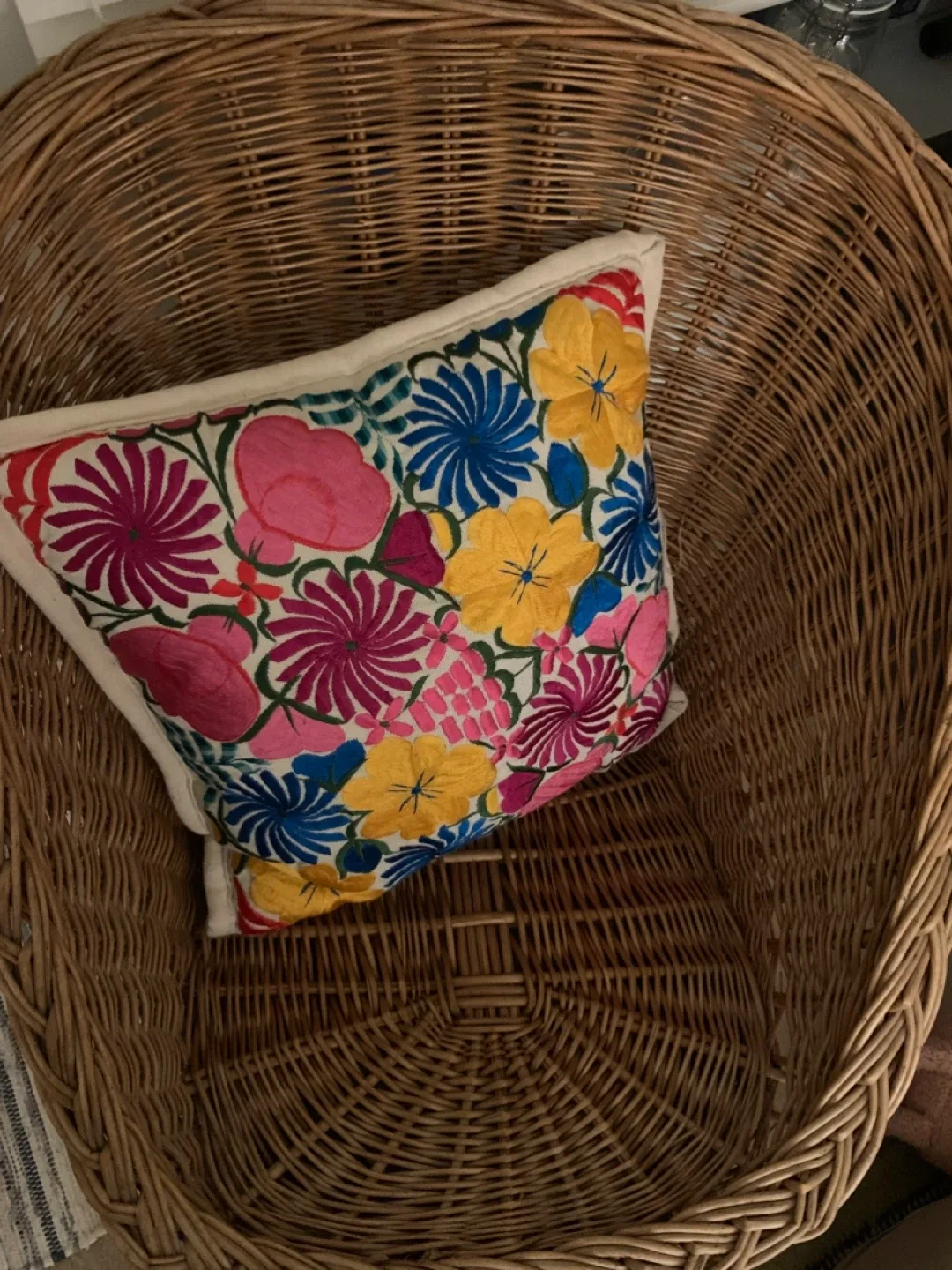 Free - Rattan Accent Chair with Cushion image indicator(2)