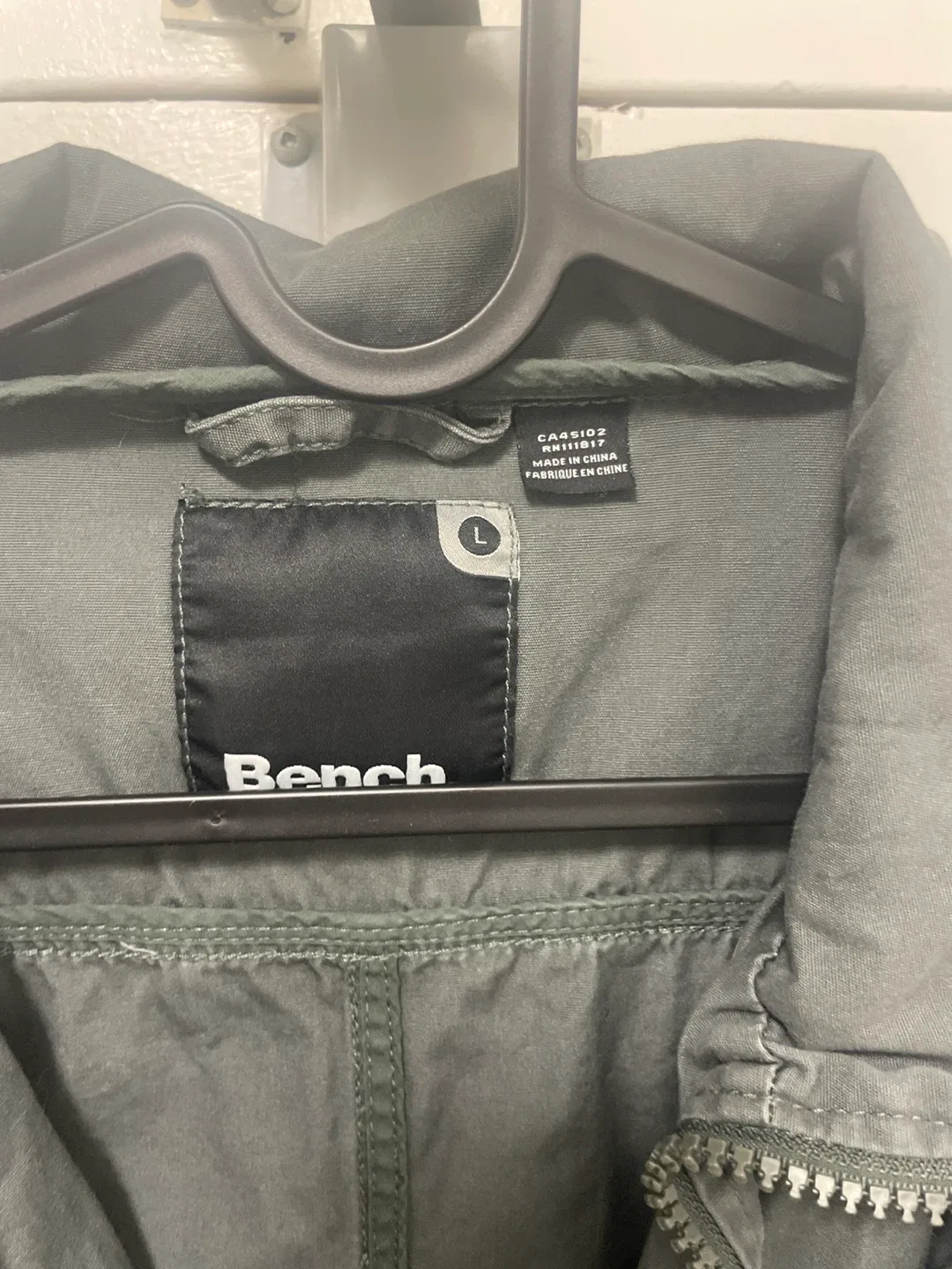 Bench Jacket - Size L image indicator(2)