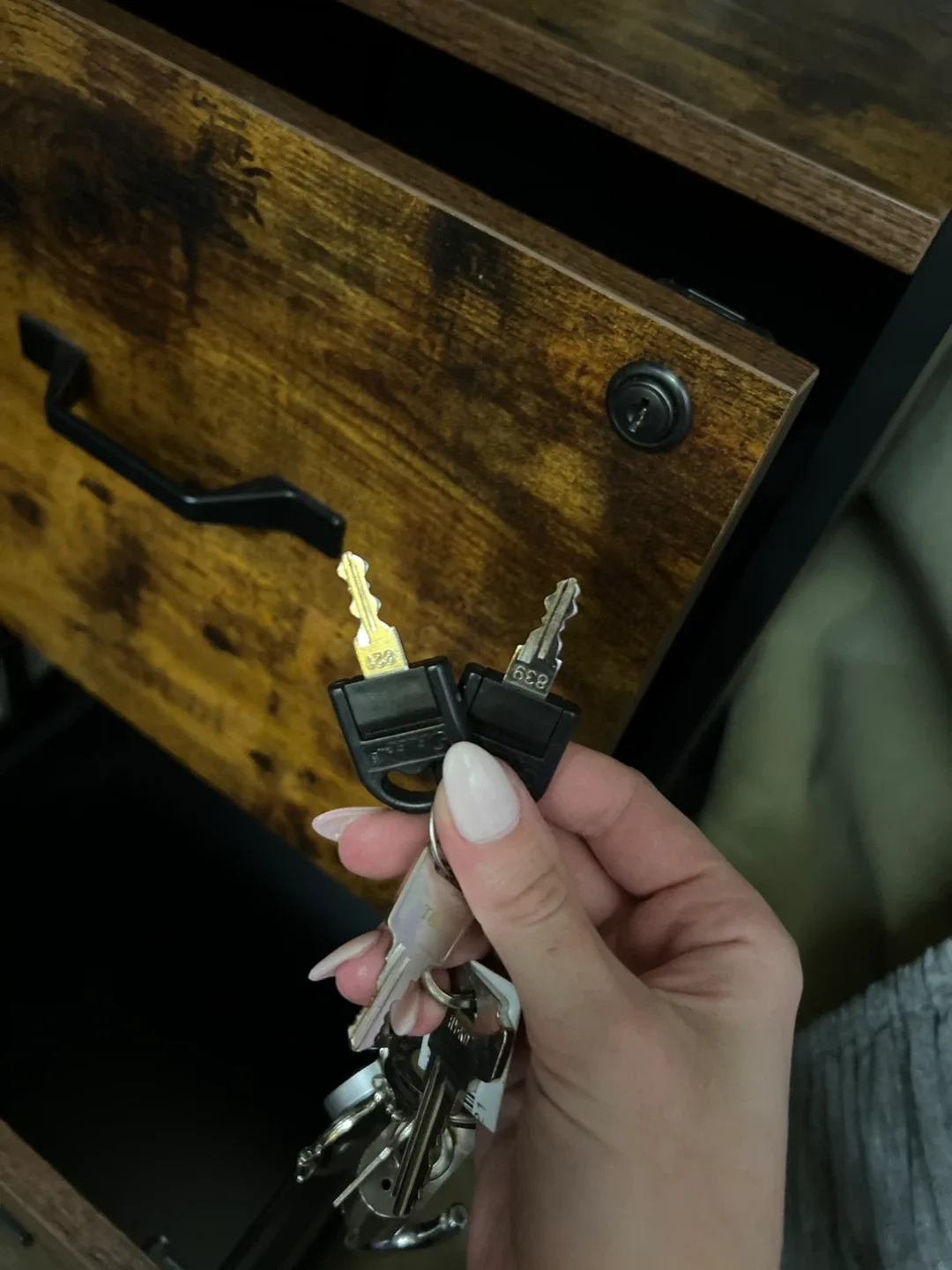 New Rolling File Cabinet with Lockable Drawers