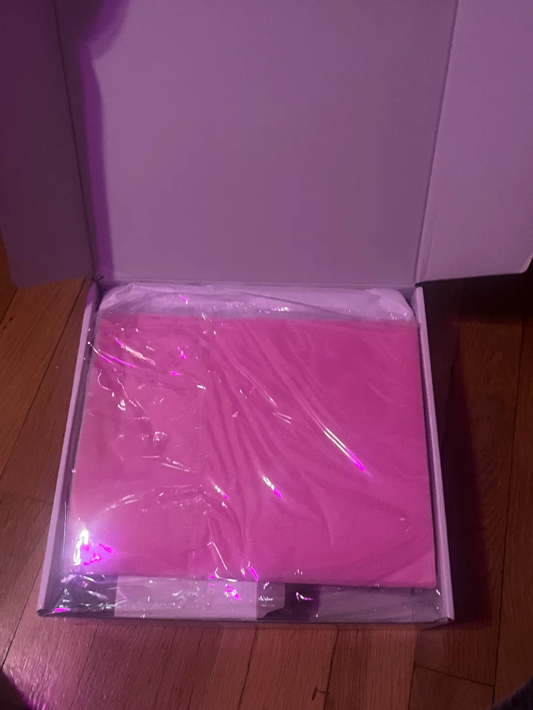 New Nail Dust Collector - White/Pink image indicator(2)