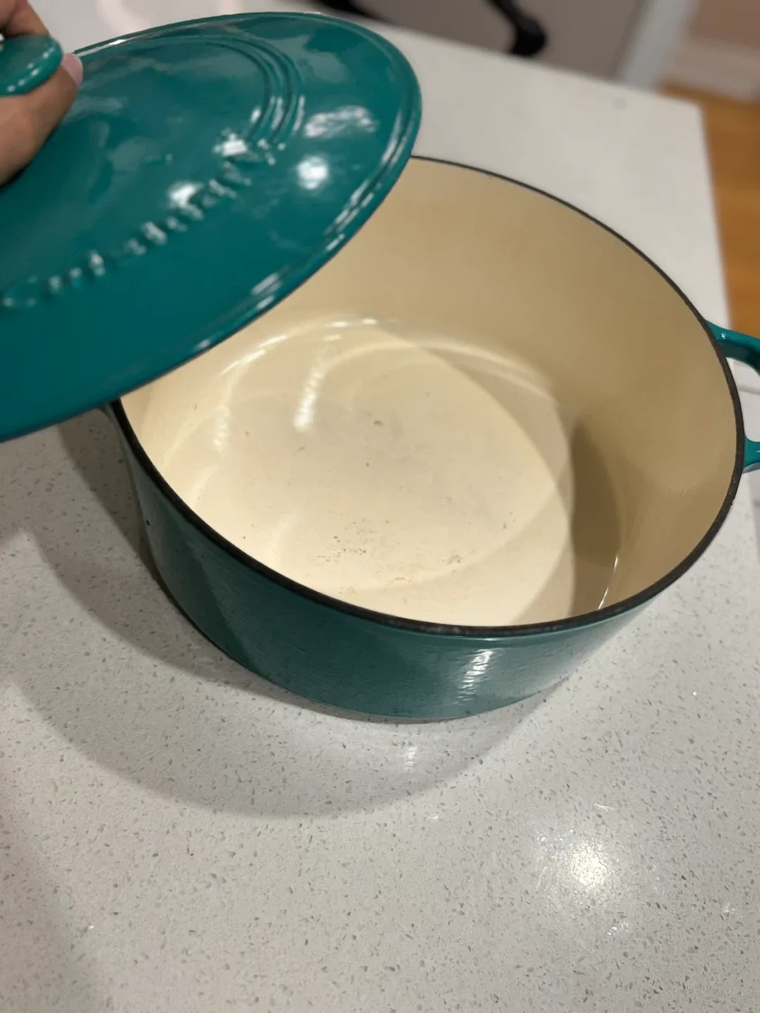 Cuisinart 7.0 Qt Cast Iron Casserole image indicator(2)