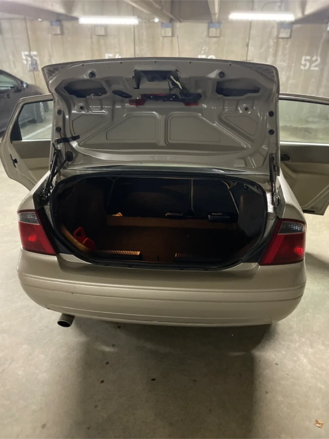 Ford Focus - Sedan image indicator(3)