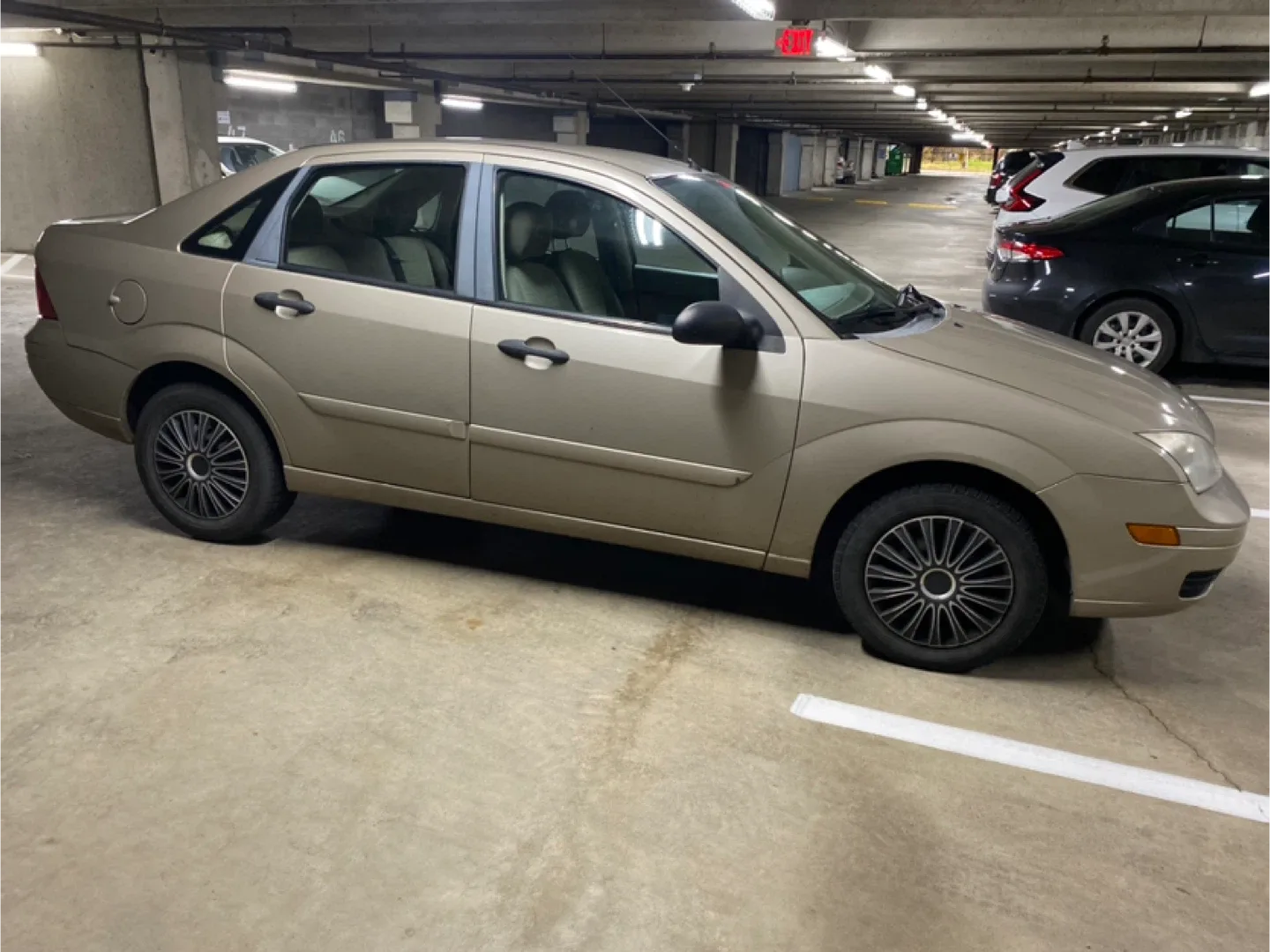 Ford Focus - Sedan image indicator(4)