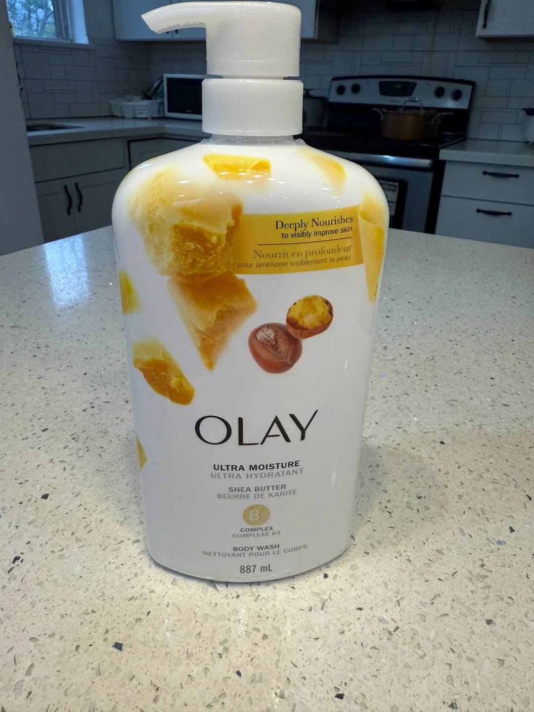 Olay body wash (887 ml) (Oakville) - photo 2
