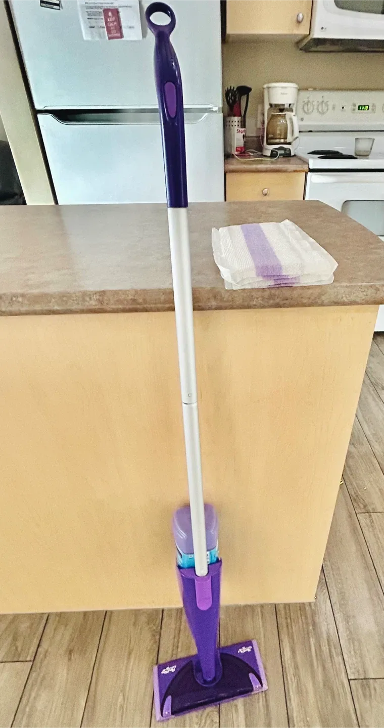 Swiffer WetJet with Pads image indicator(3)