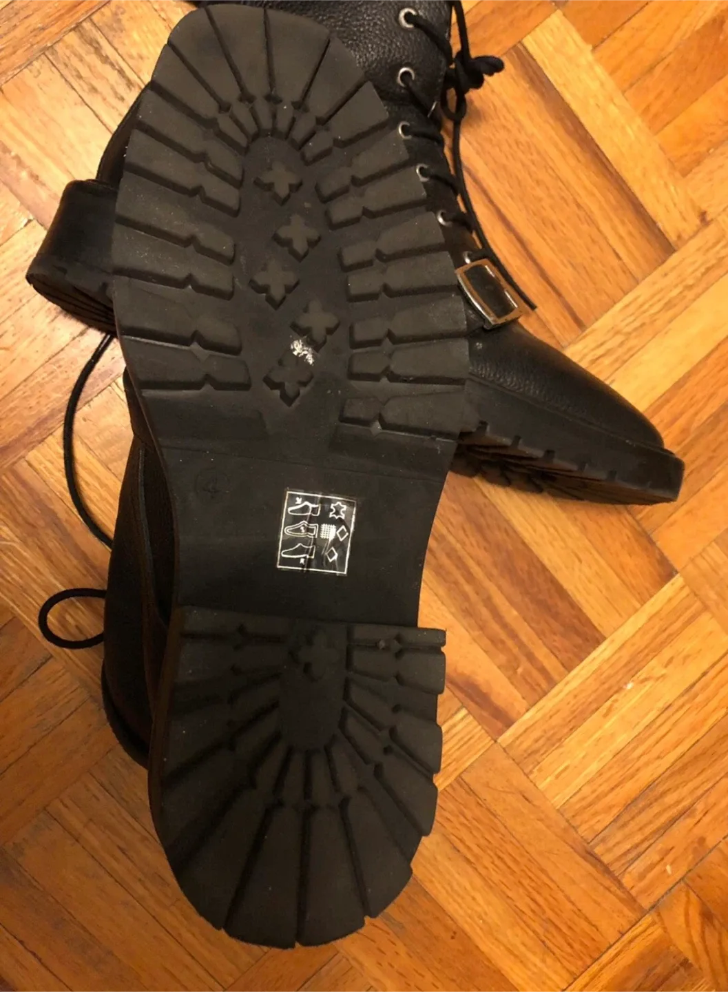 Black Leather Boots fit to size 6/6.5 image indicator(2)