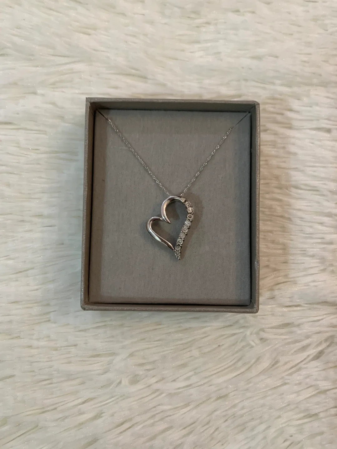 Peoples Jewellers Heart Diamond Necklace image indicator(4)