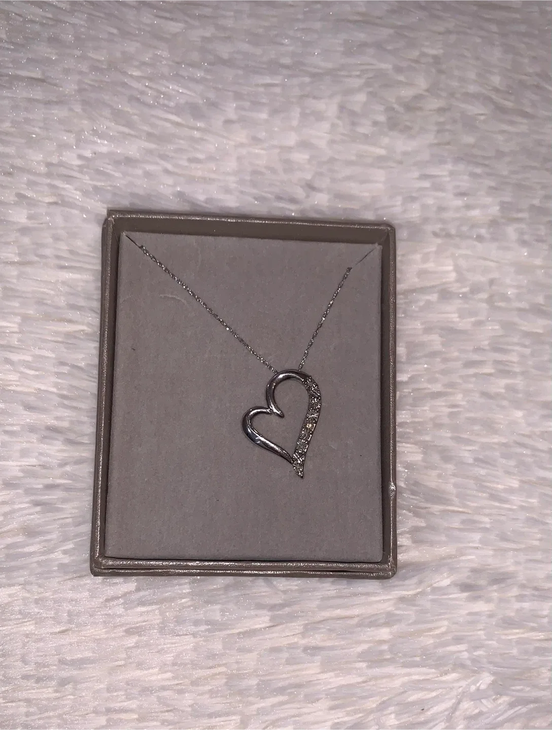 Peoples Jewellers Heart Diamond Necklace image indicator(2)