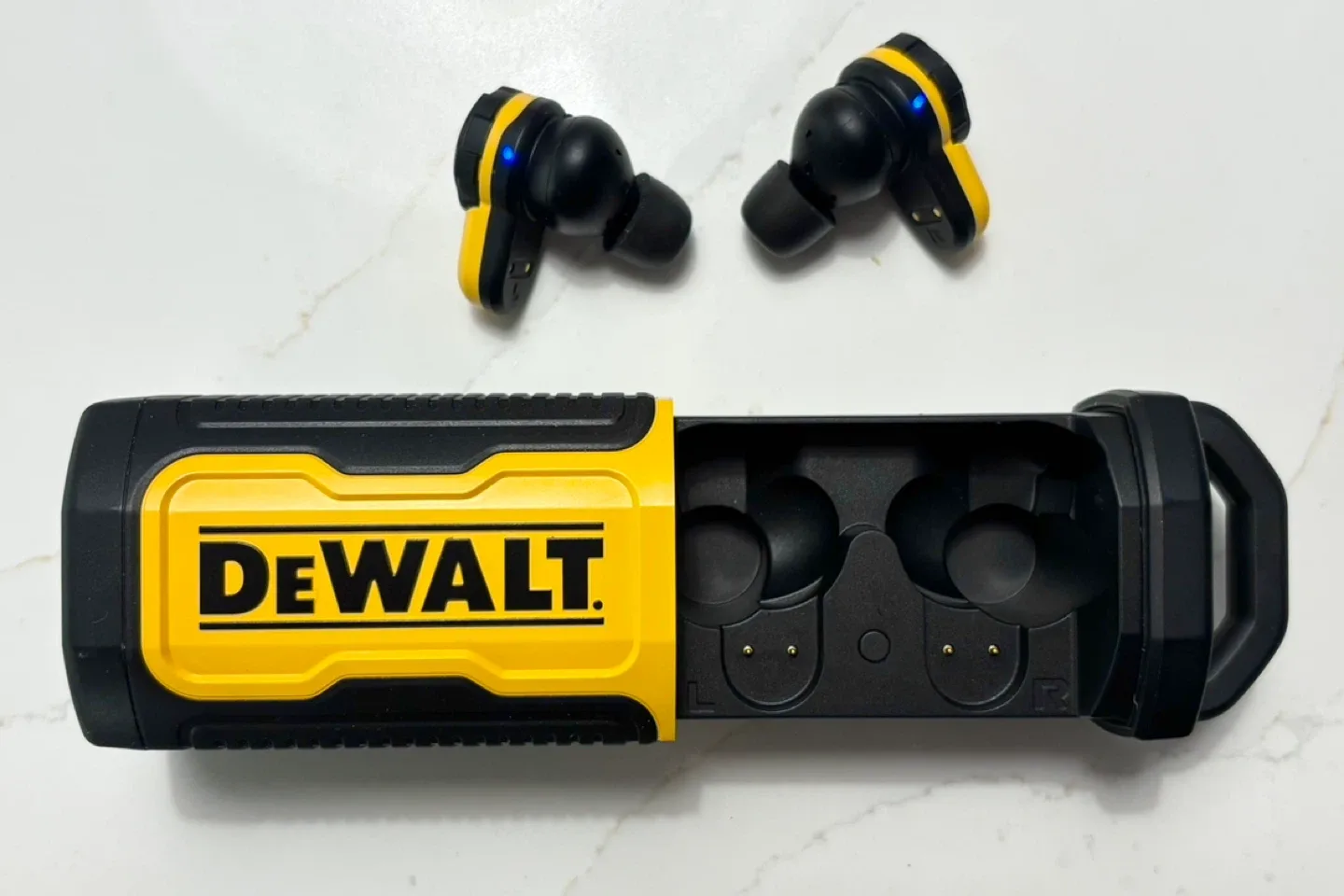 Dewalt Jobsite Pro-X2 ANC True Wireless Earbuds NEW image indicator(4)