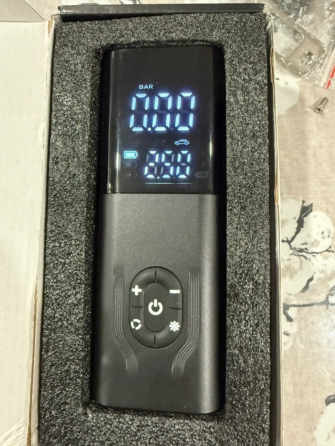 CKWUE Portable Tire Inflator Model C7 - New! image indicator(3)