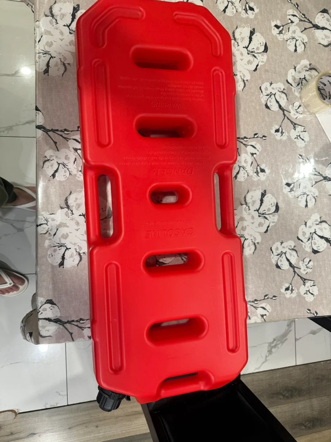 Red Plastic Gas Can with Spout image indicator(7)