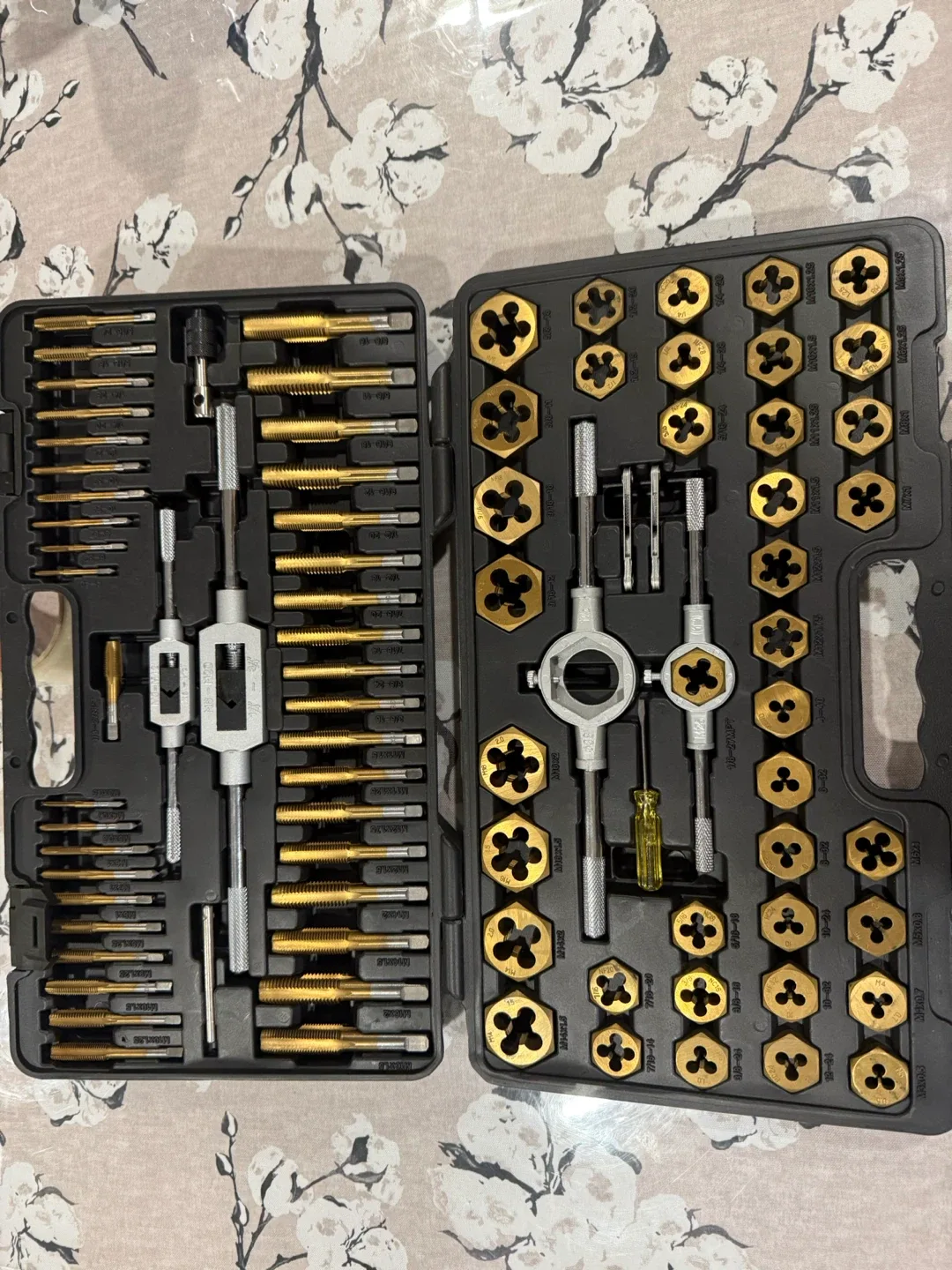 KOLVaii 86-Piece Tap and Die Set (Metric and SAE) image indicator(2)