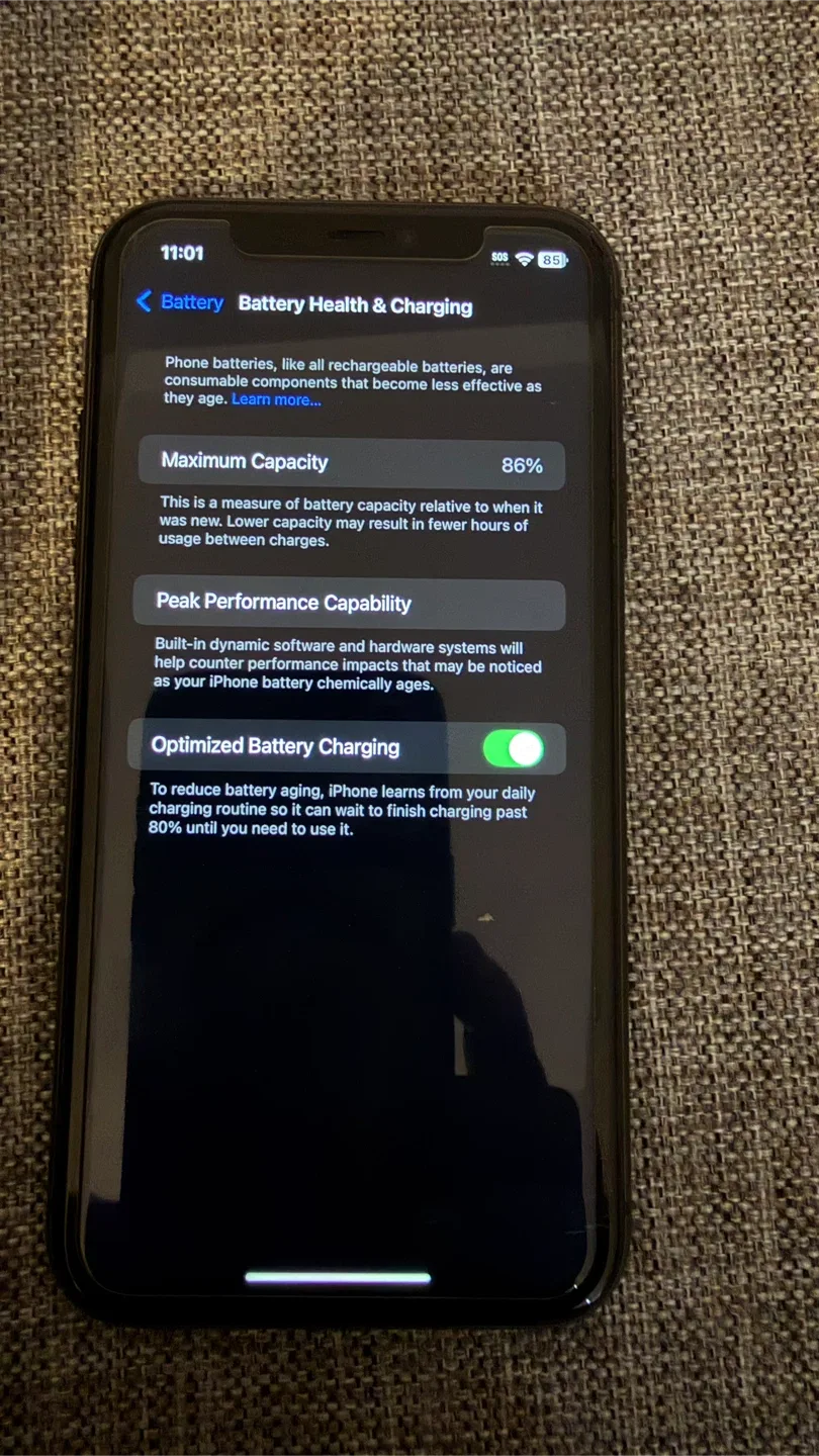 Apple iPhone 11 - 128GB image indicator(3)