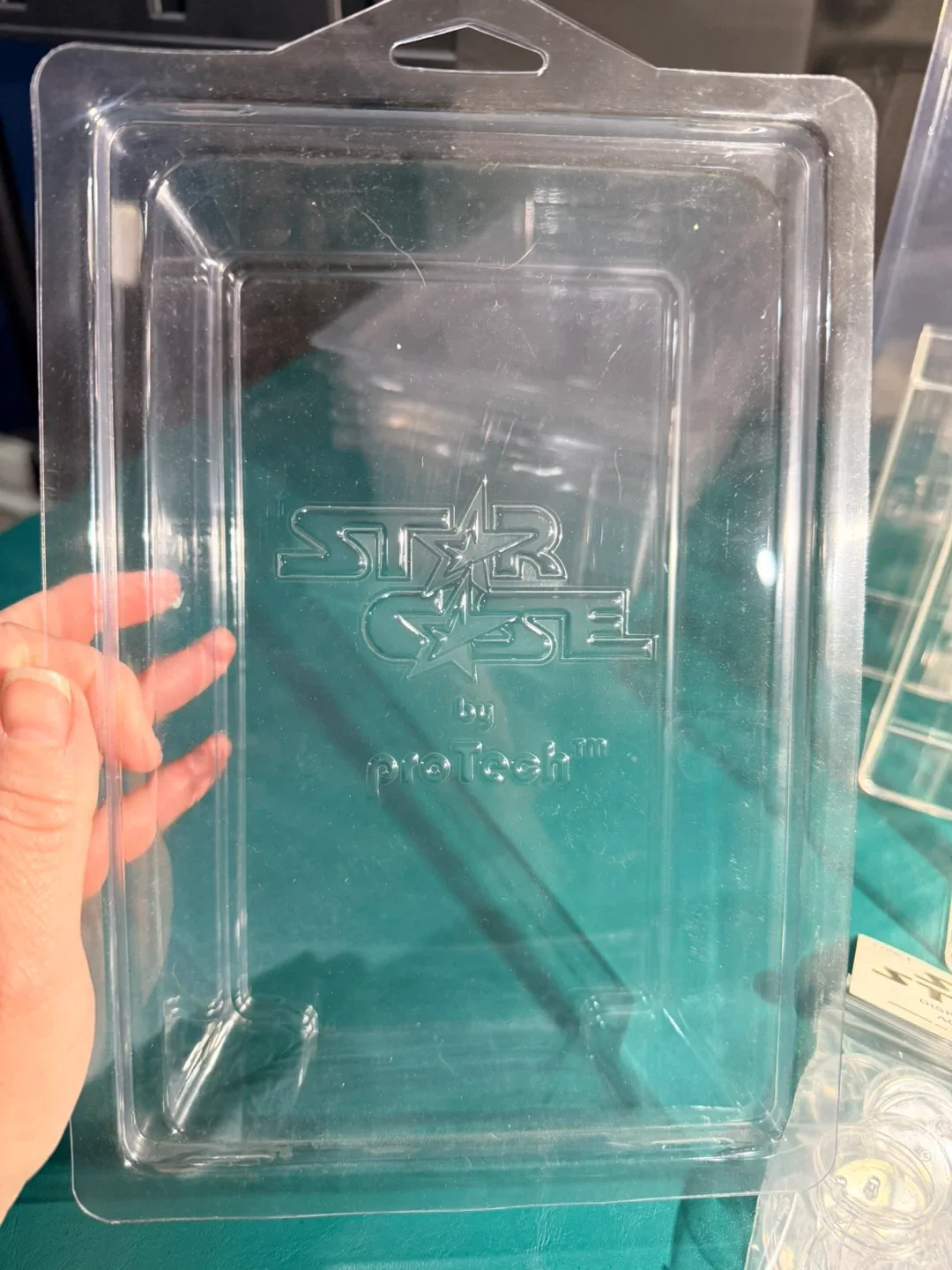 Star Case, Figure Shield Stands & Acrylic Cases image indicator(3)