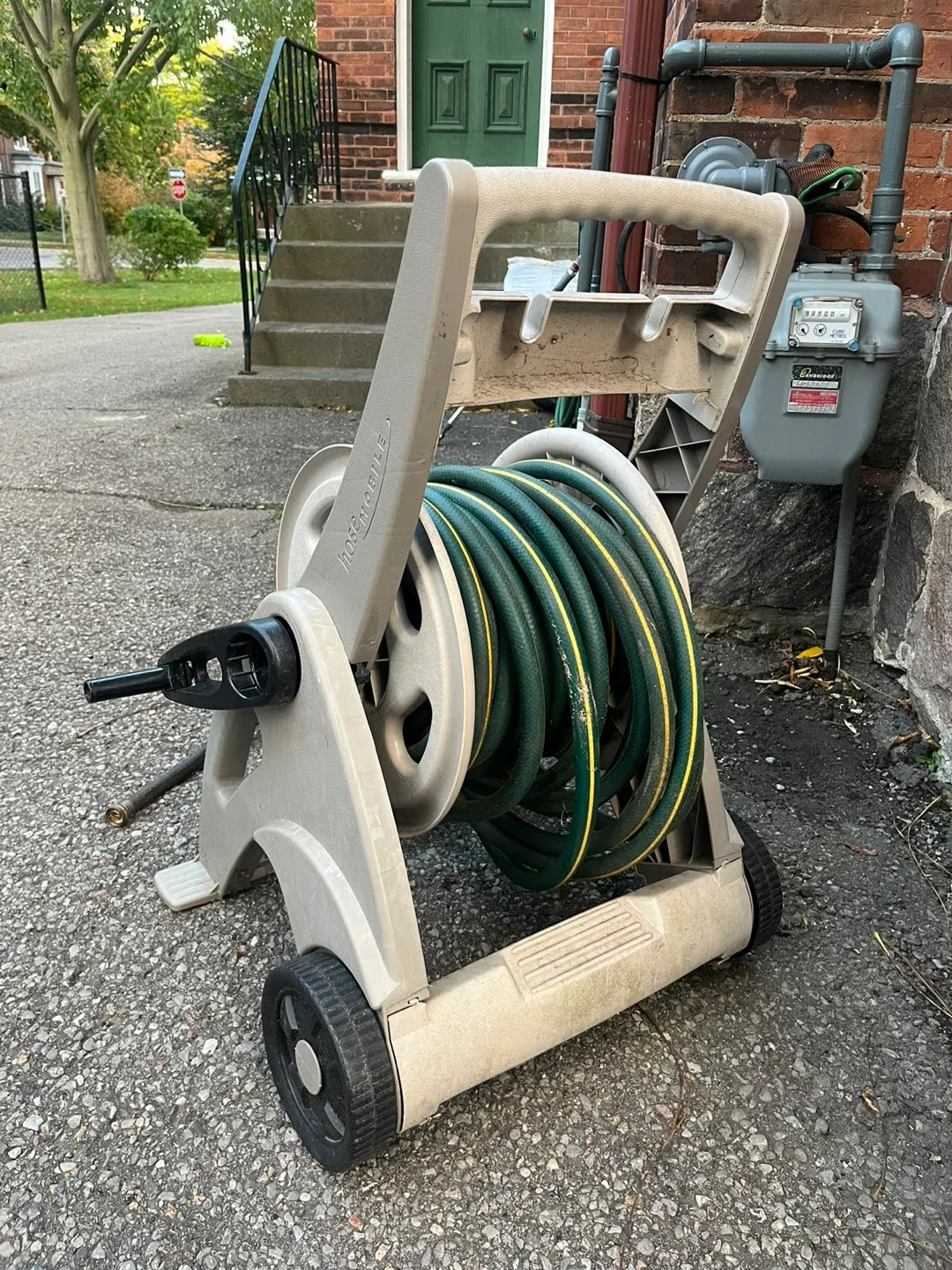 Hose Mobile Garden Hose Reel Cart image indicator(2)