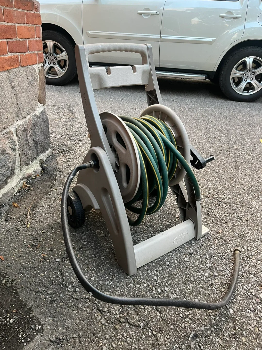 Hose Mobile Garden Hose Reel Cart image indicator(3)