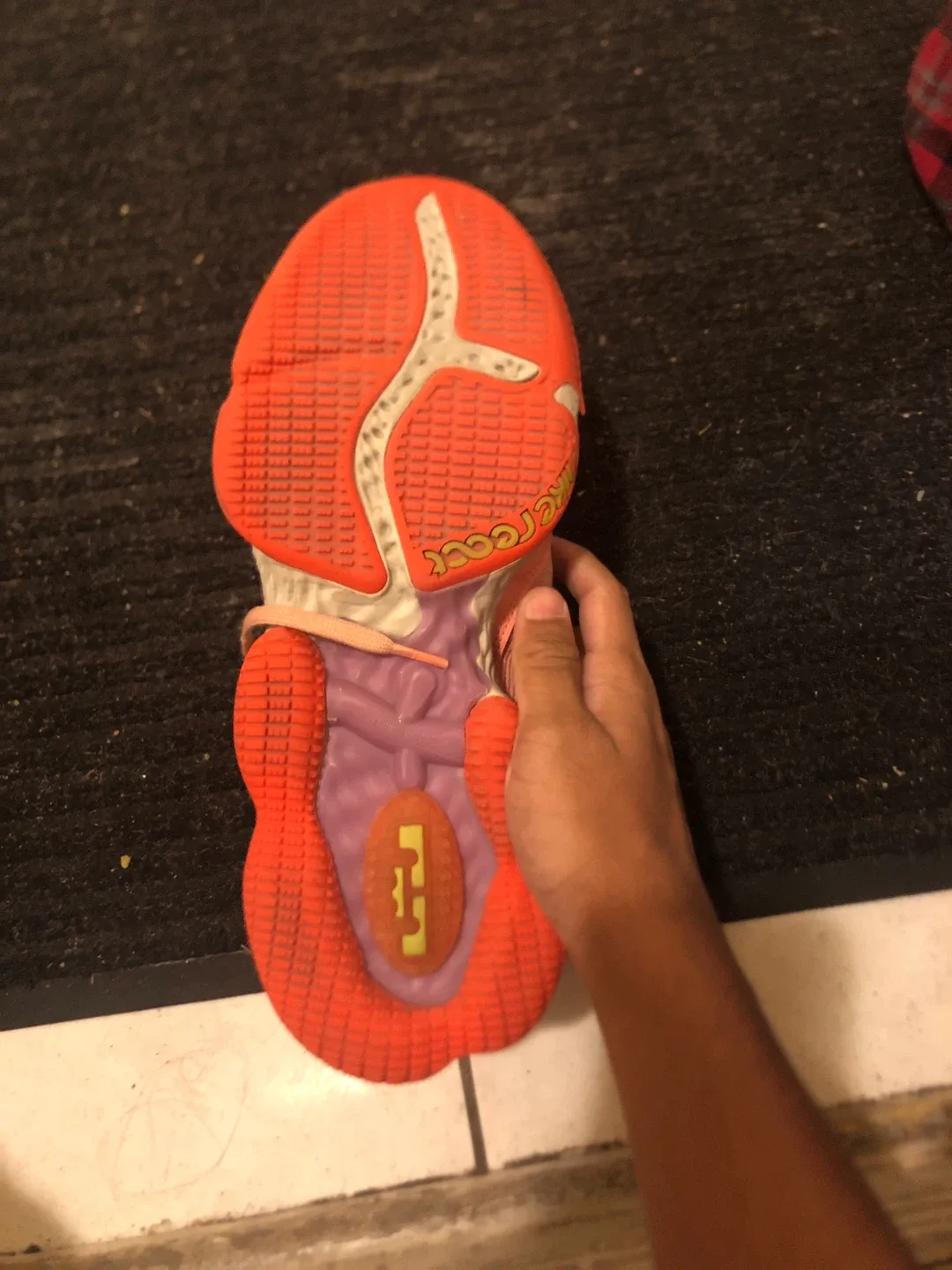 Nike LeBron 19 low Basketball Shoes image indicator(2)