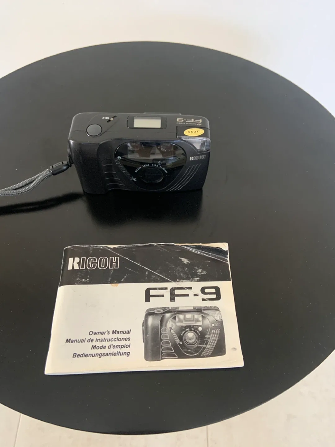 Ricoh FF-9  Vintage Film Camera w/ Case & Manual image indicator(2)