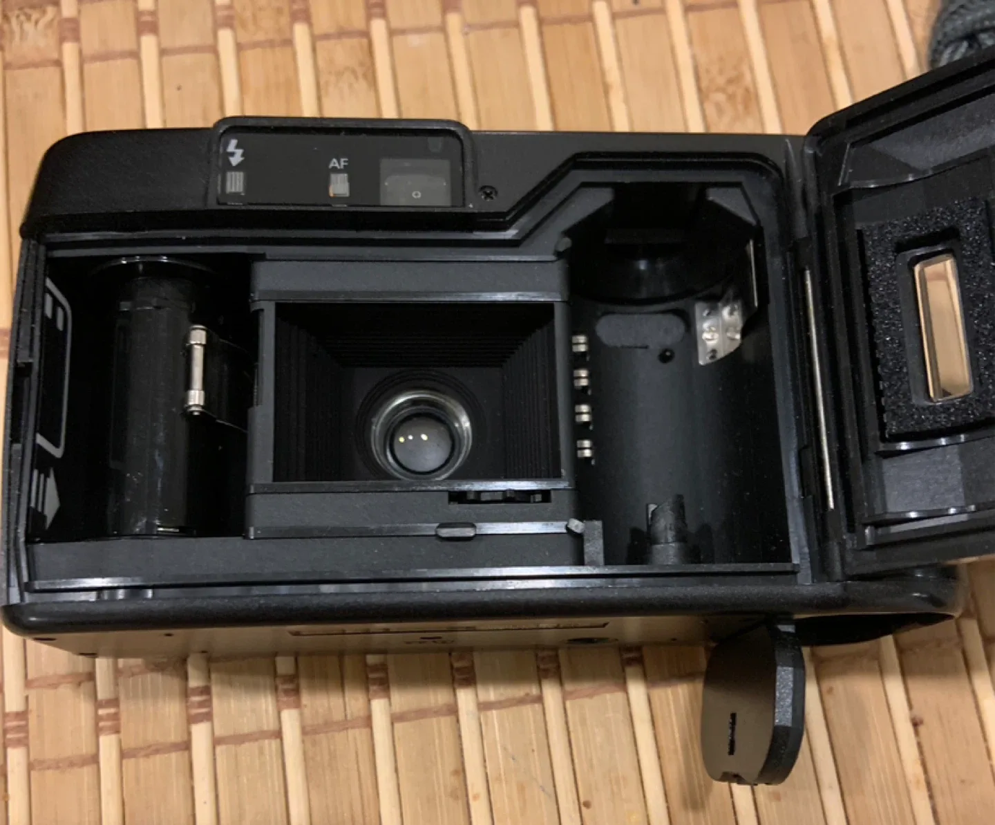 Ricoh FF-9  Vintage Film Camera w/ Case & Manual image indicator(4)