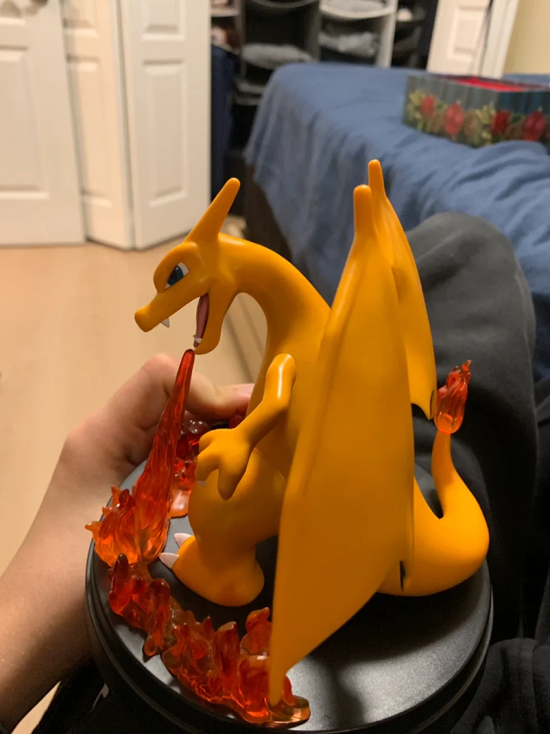 Pokémon Center Charizard Figure image indicator(3)