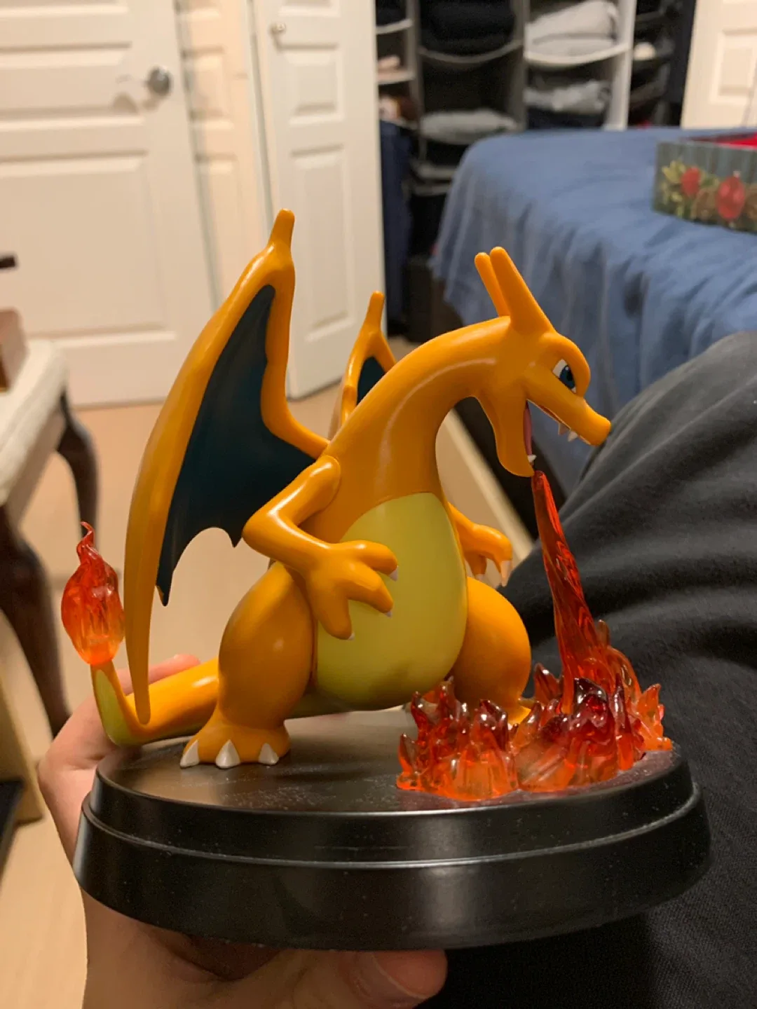 Pokémon Center Charizard Figure image indicator(2)