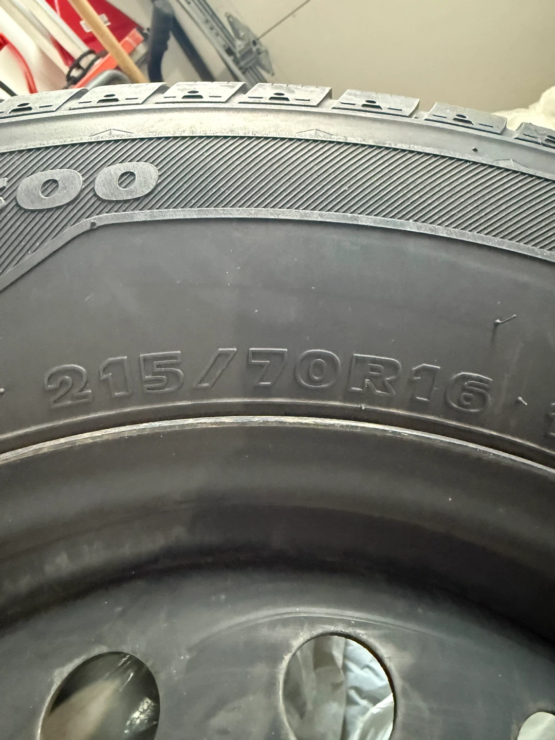 Hankook Icebear W300 215/70R16 Winter Tires - photo 2