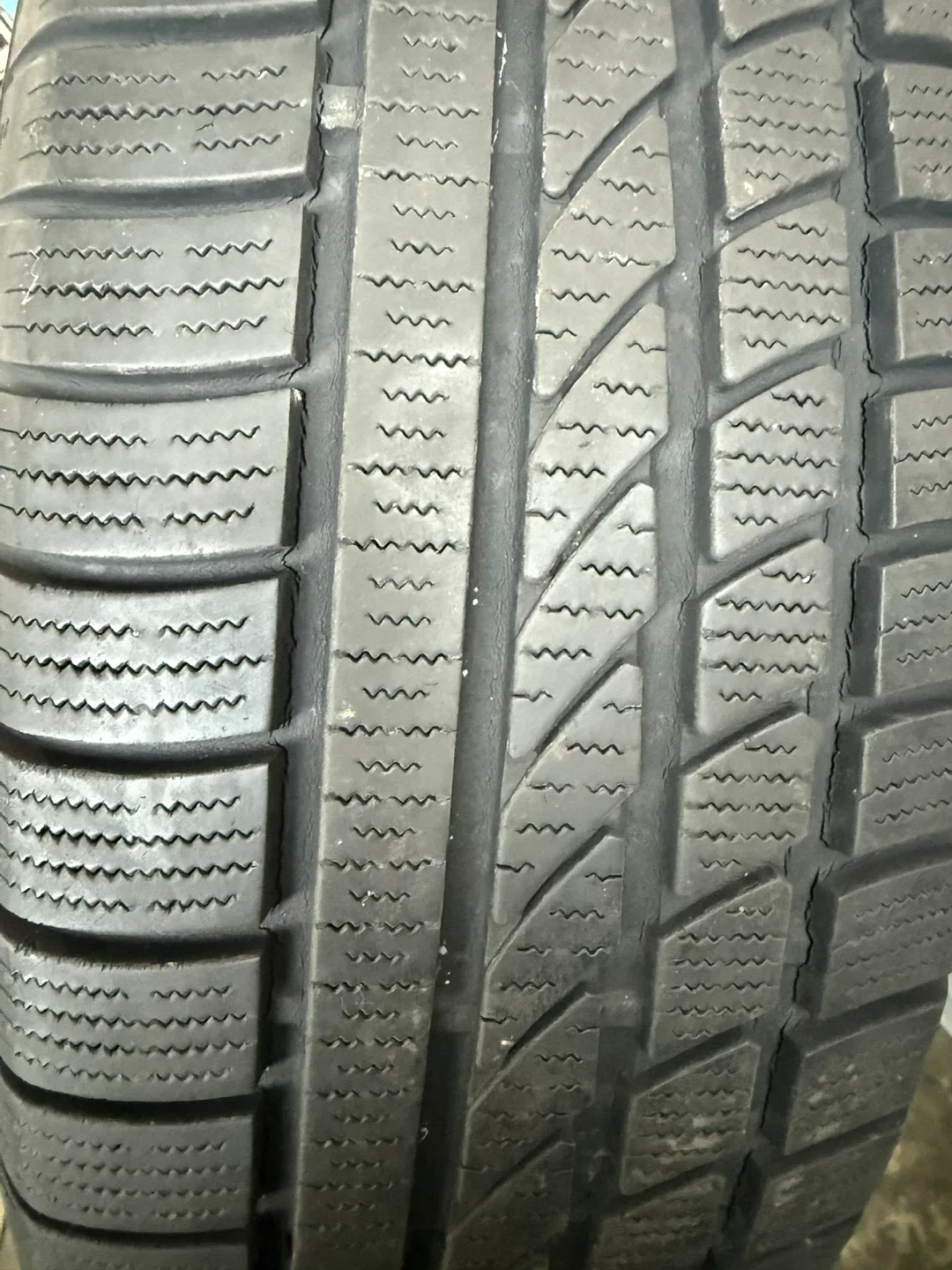 Hankook Icebear W300 215/70R16 Winter Tires image indicator(6)