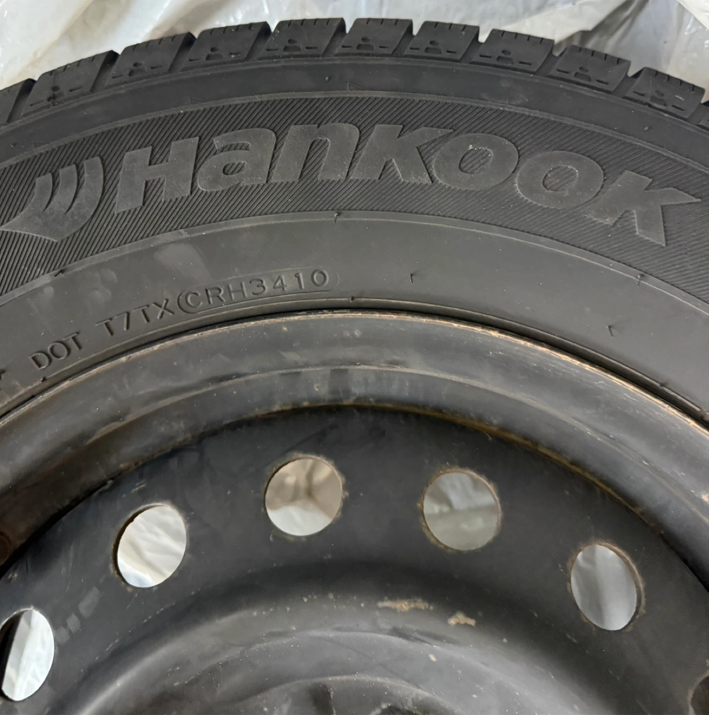 Hankook Icebear W300 215/70R16 Winter Tires - photo 3