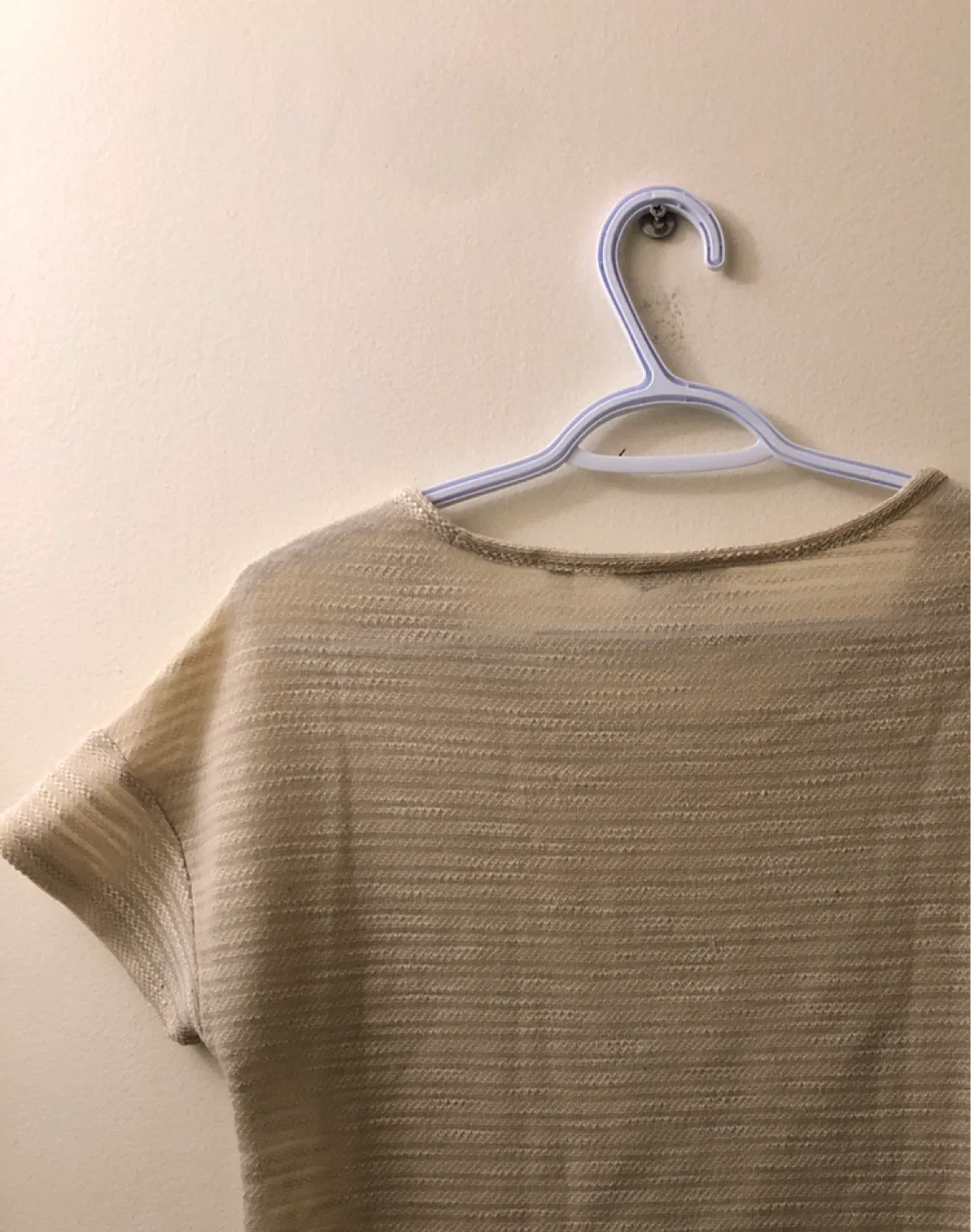 Women’s Reitmans XS Beige Textured Knit Top image indicator(2)